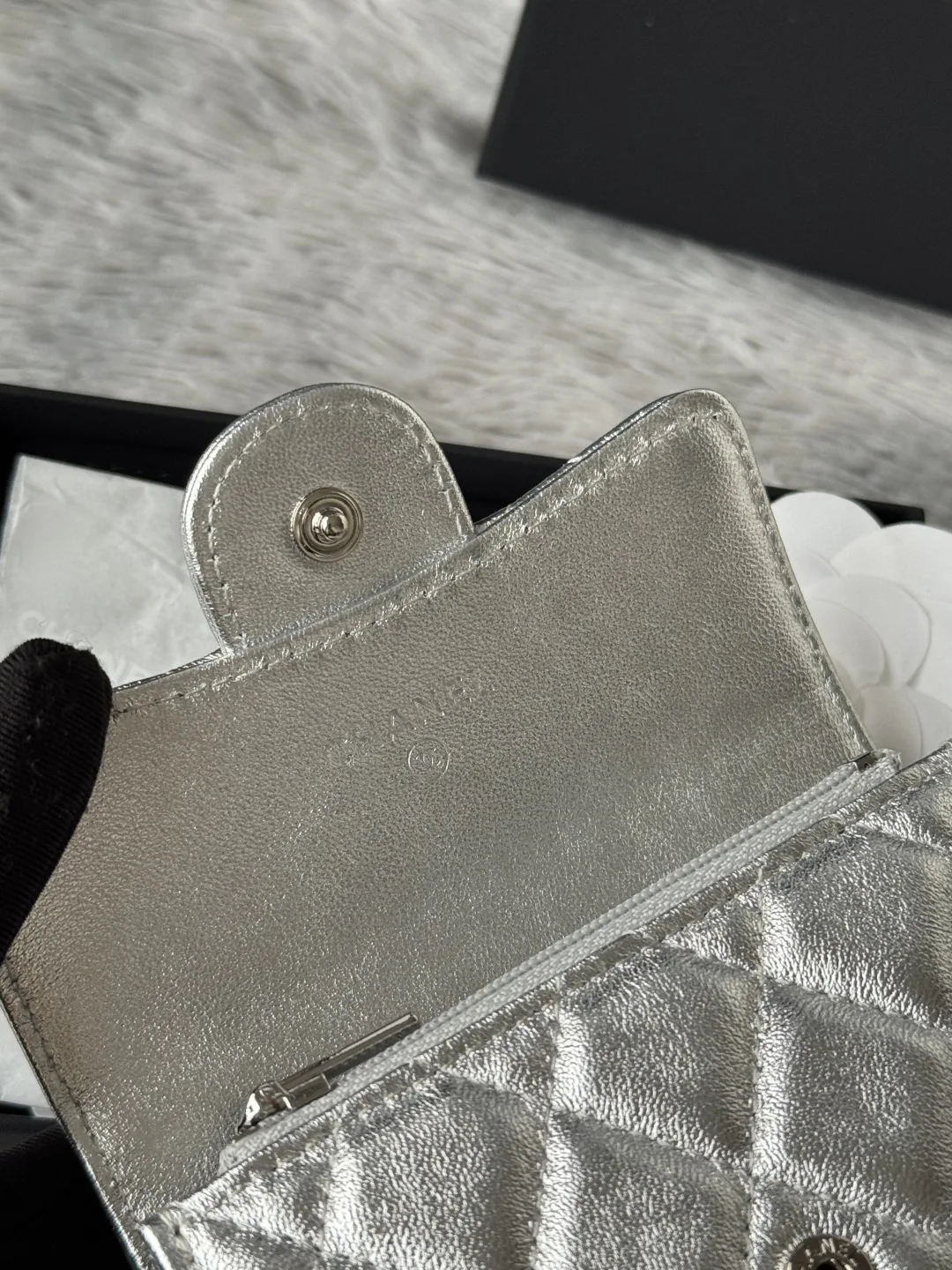Chanel 0219 2025 New Arrivals CF Card Holder - Detail view 9
