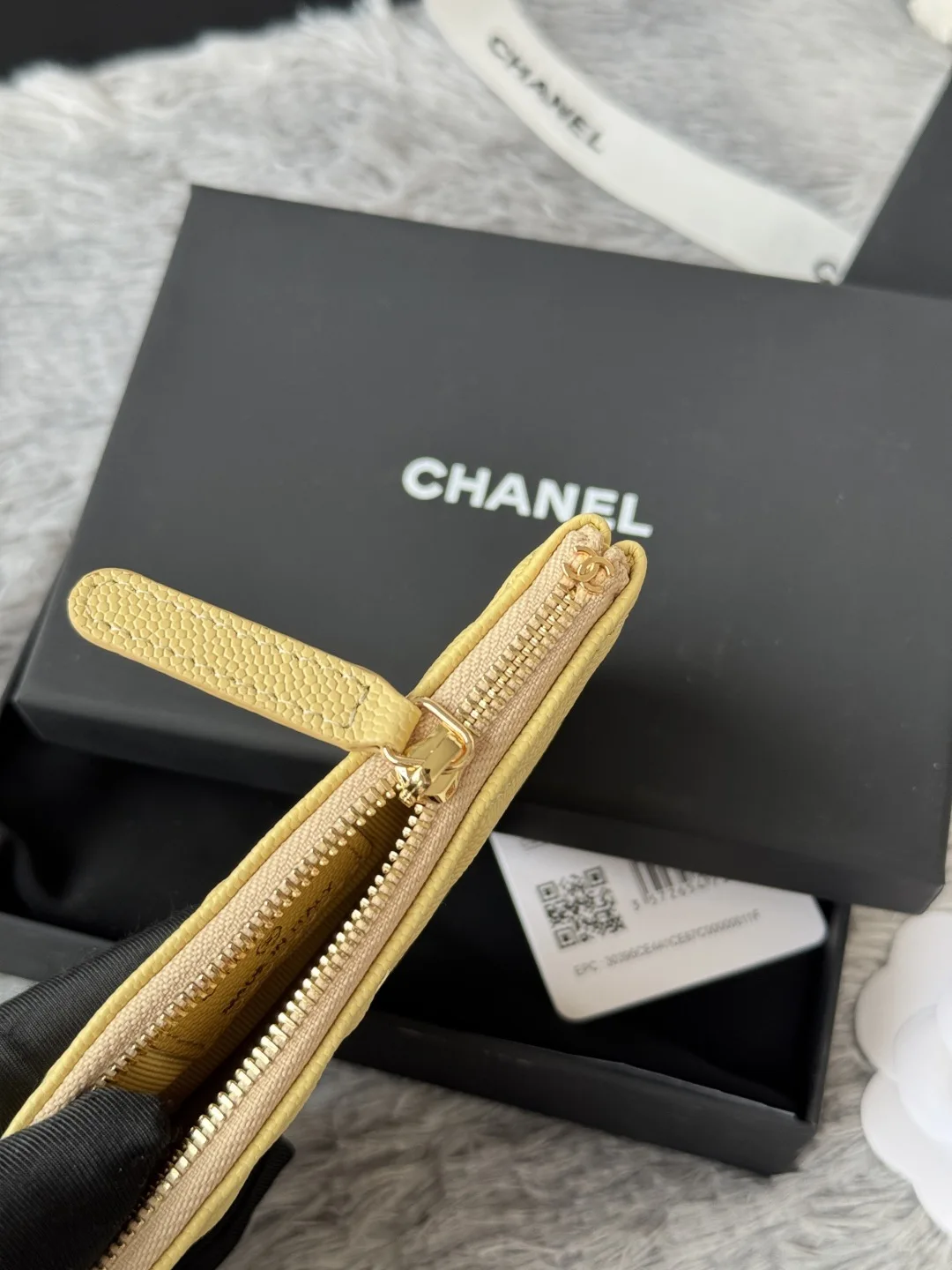 Chanel A82365 Coin Purse - Detail view 7