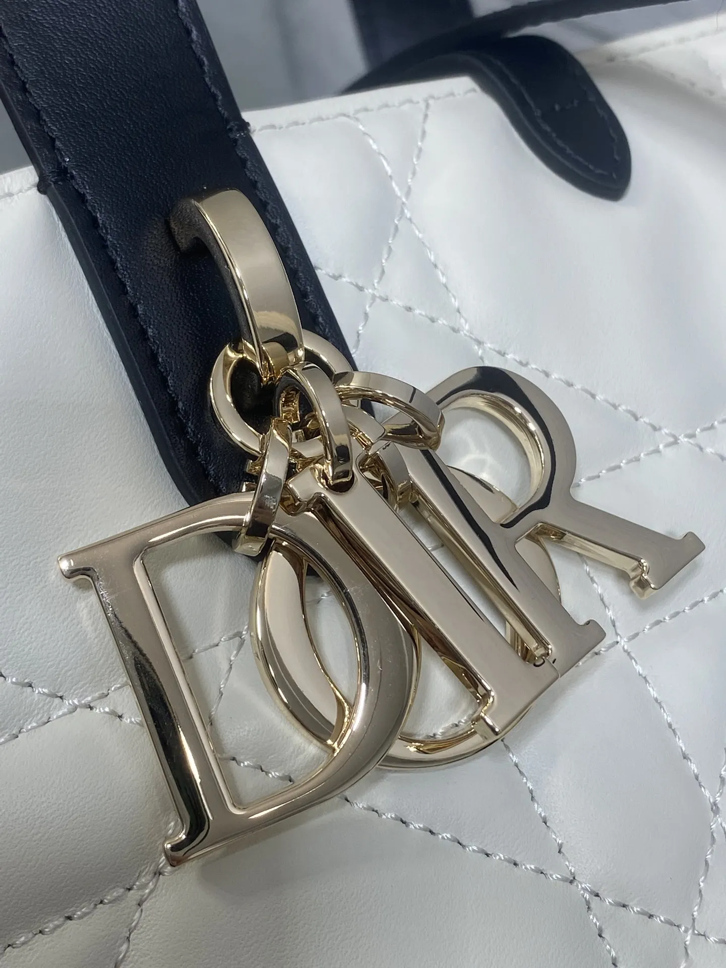 Dior Toujours Vertical Small Handbag in Black and White - Detail view 3