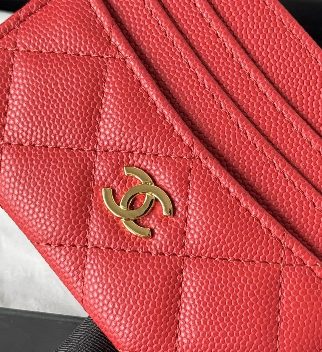 Chanel AP4472 2025 New Season Lambskin Cardholder - Detail view 6