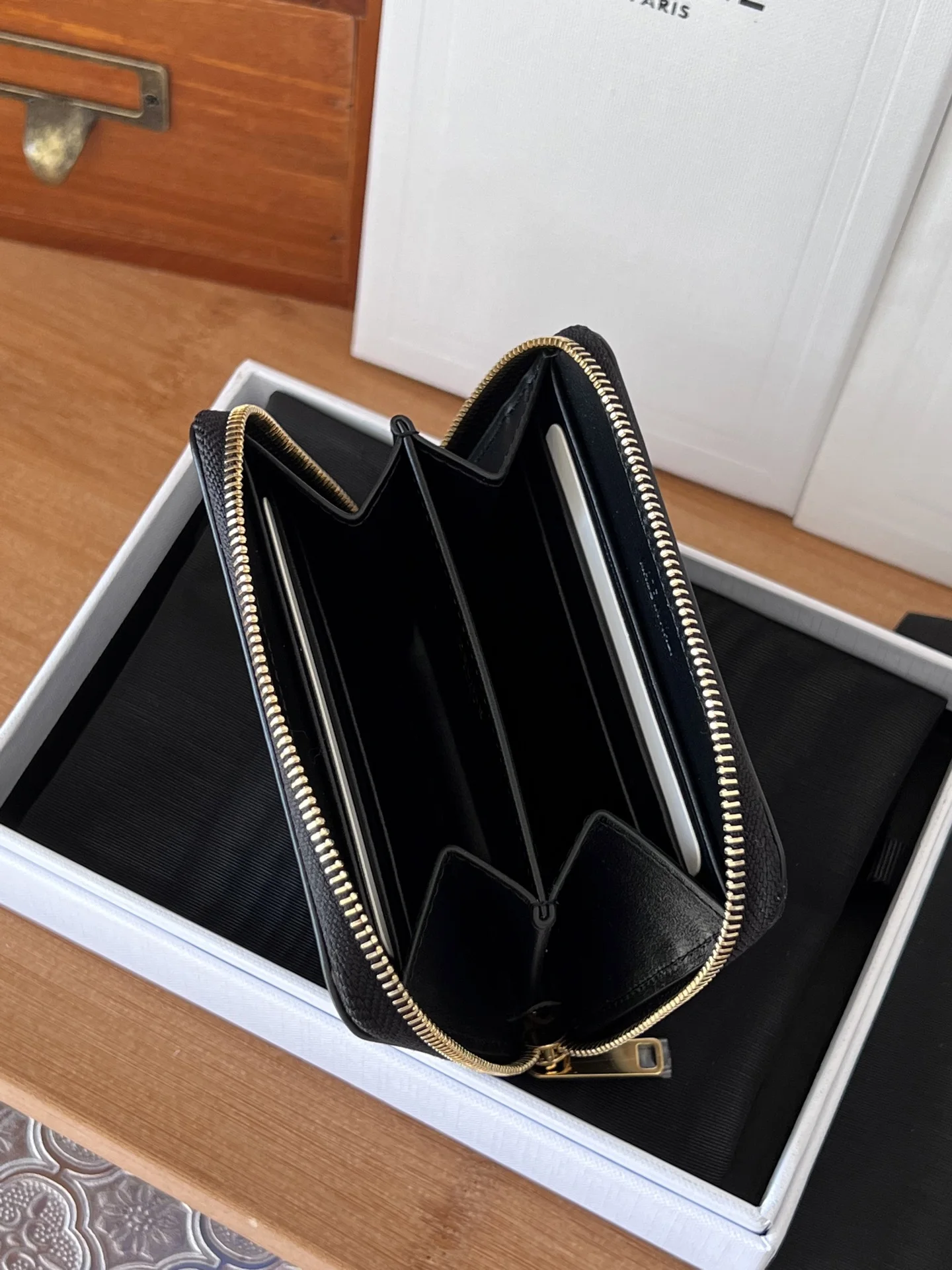 Celine 10K533 TRIOMPHE Compact Zipped Wallet - Detail view 4