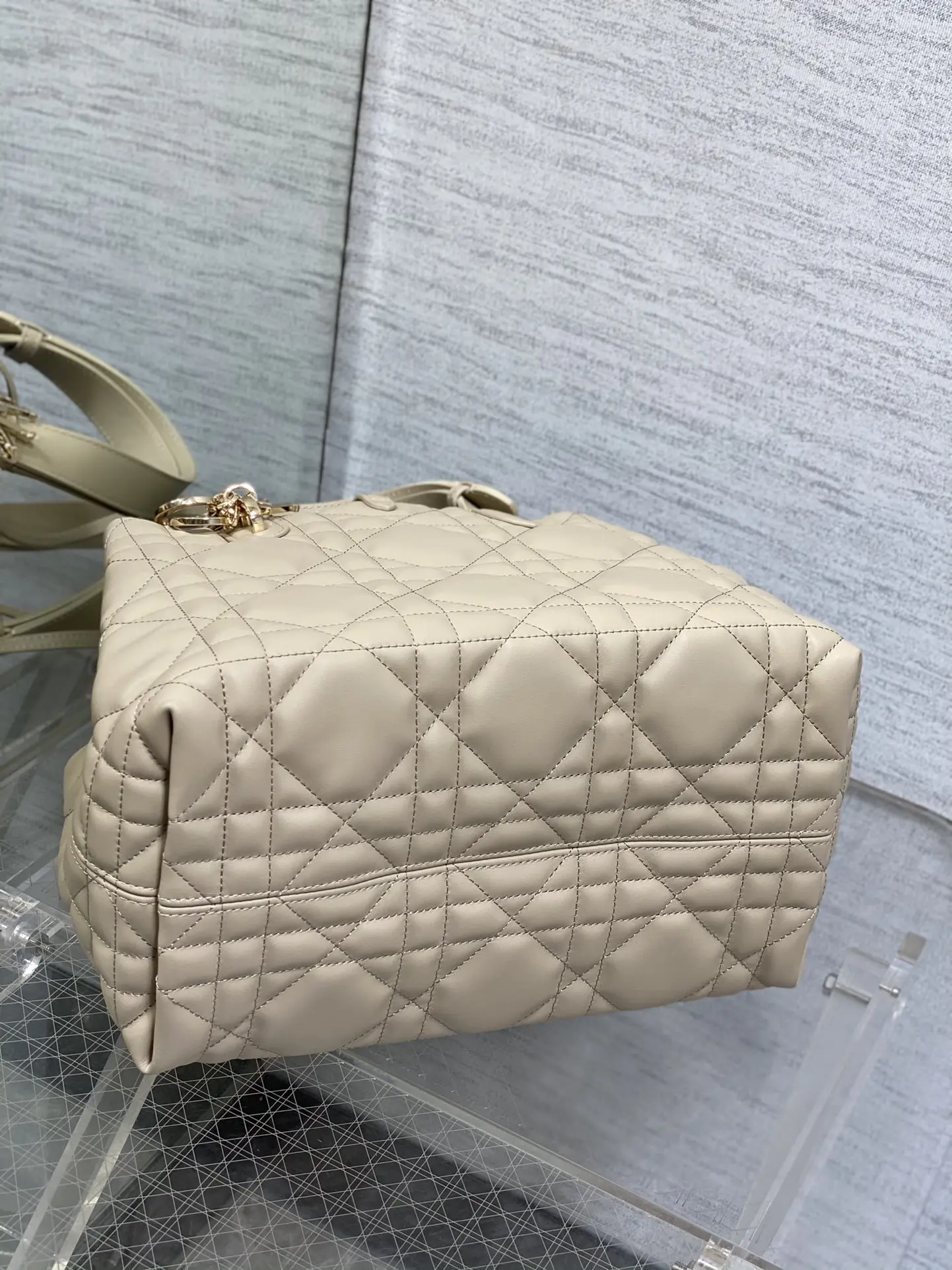 Dior Rouge Carmin Toujours Medium Handbag - Detail view 7