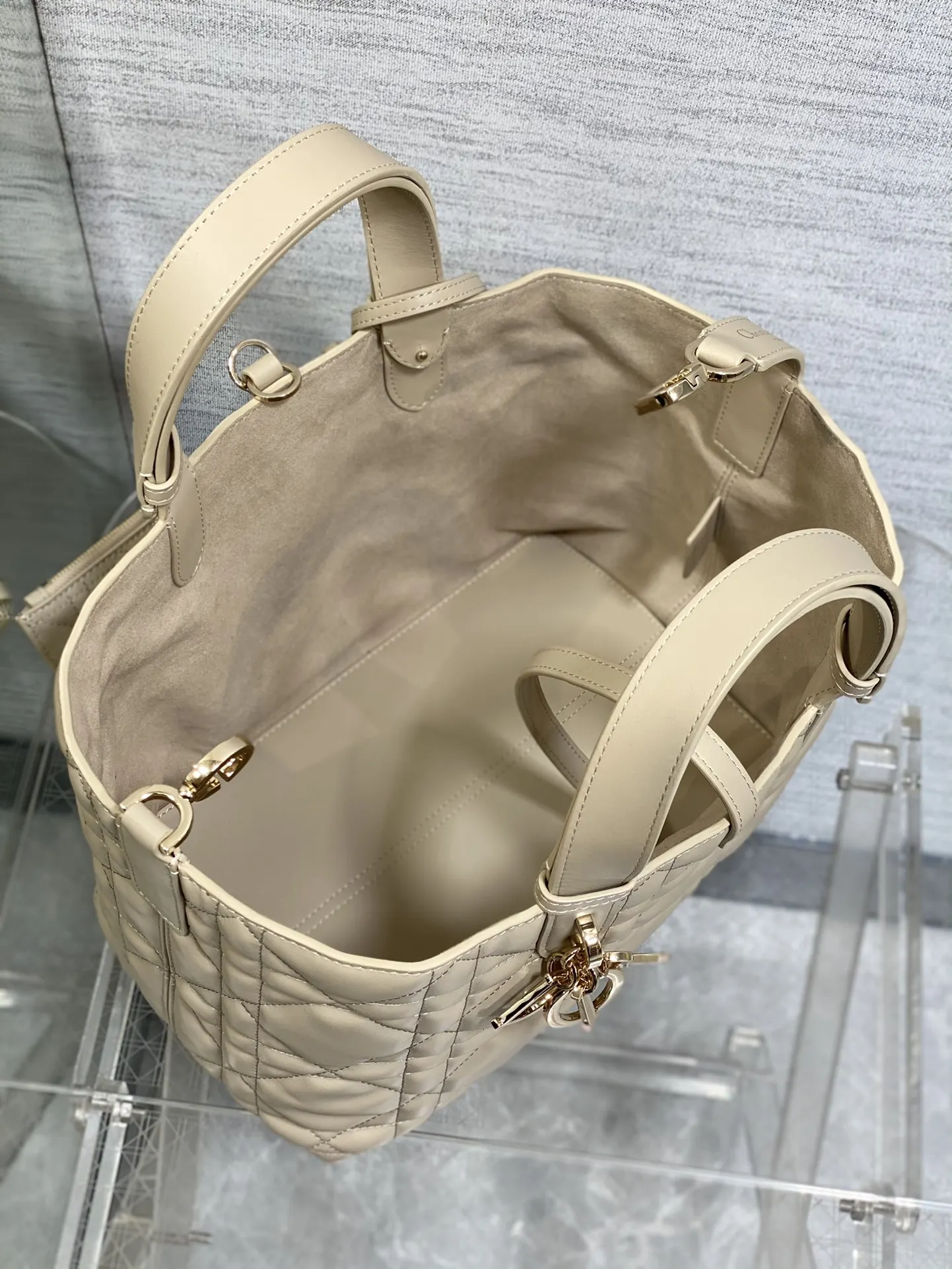 Dior Rouge Carmin Toujours Medium Handbag - Detail view 8