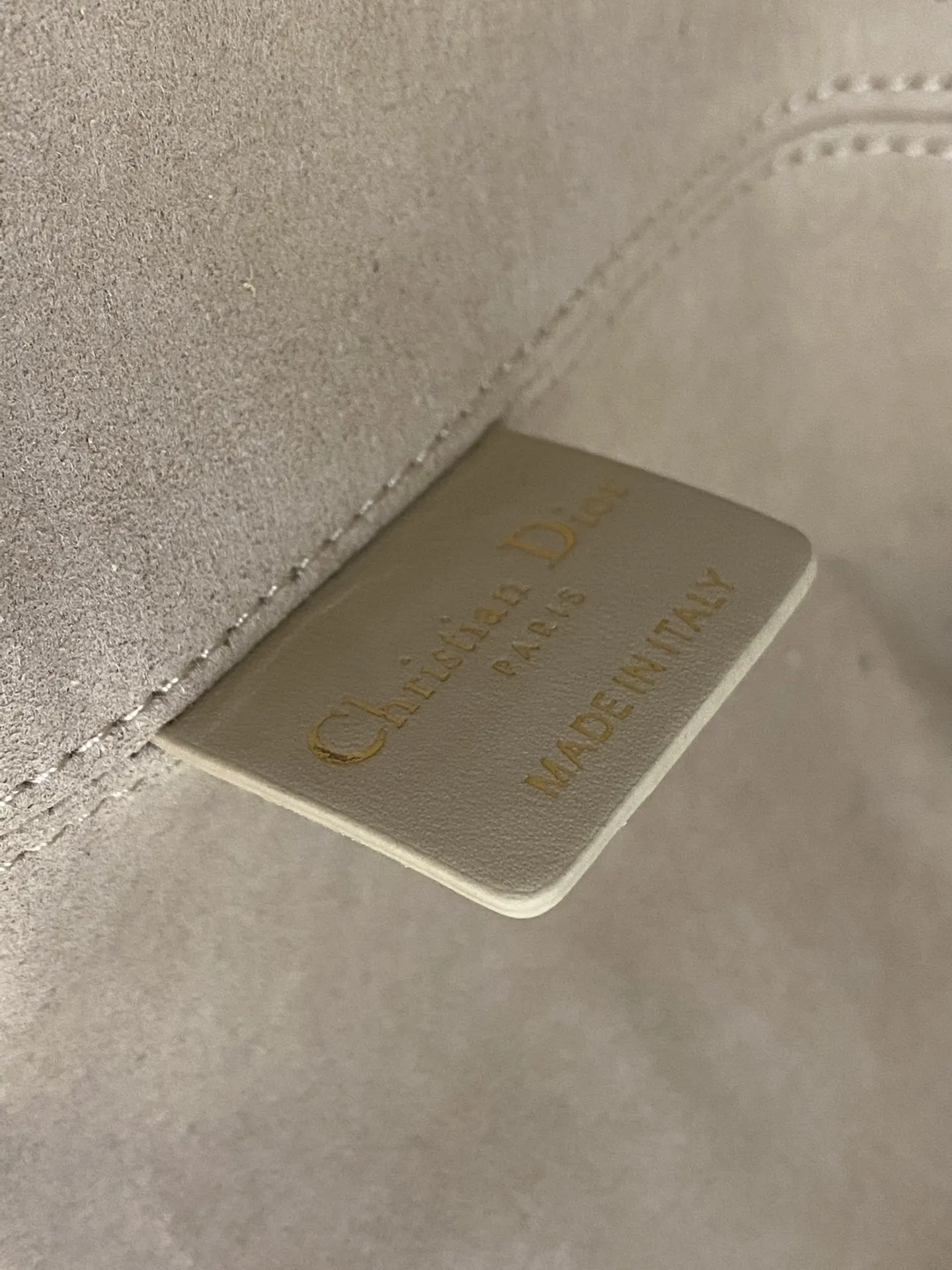 Dior Rouge Carmin Toujours Medium Handbag - Detail view 9