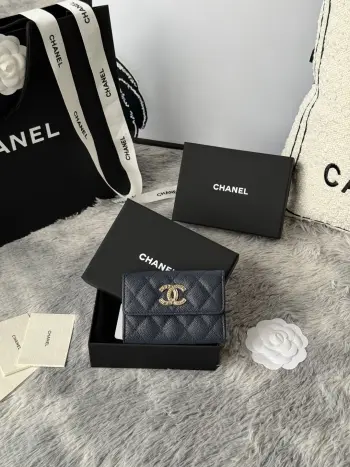 AP3047 22k Gold Embossed Hardware Double C Logo Cardholder