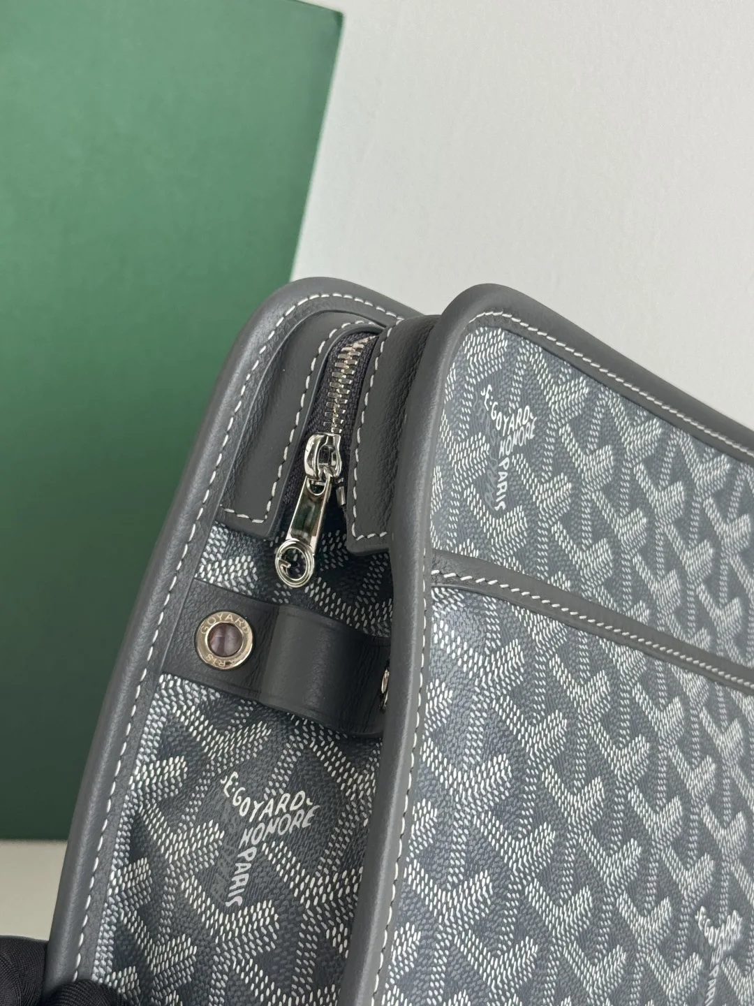 Goyard 020802 Jouvence Toiletry Bag Clutch - Detail view 6