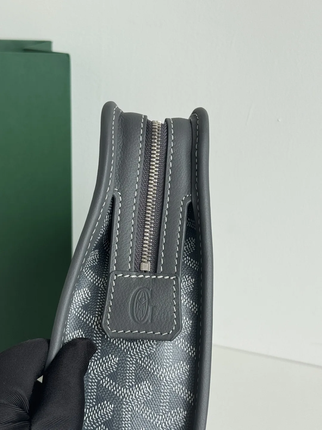 Goyard 020802 Jouvence Toiletry Bag Clutch - Detail view 7