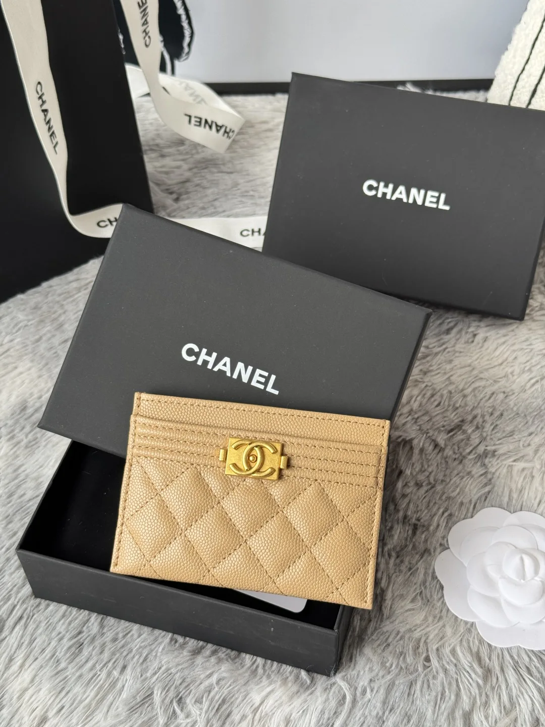 Chanel 84431 New Le Boy Cardholder - Detail view 2