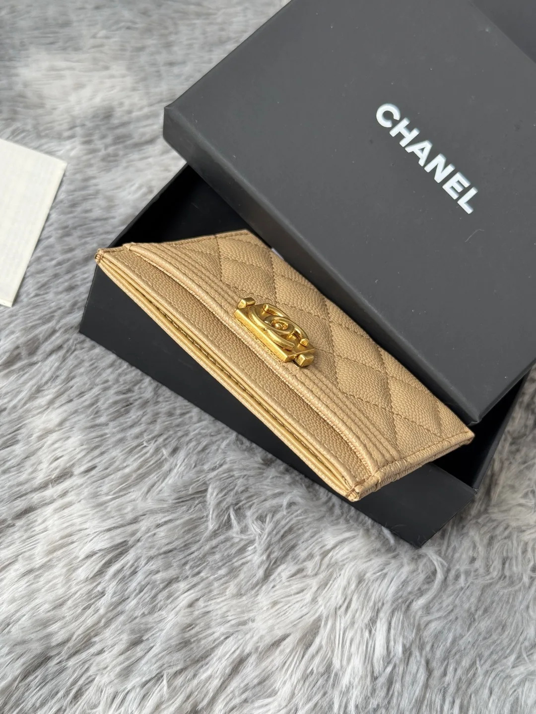 Chanel 84431 New Le Boy Cardholder - Detail view 4
