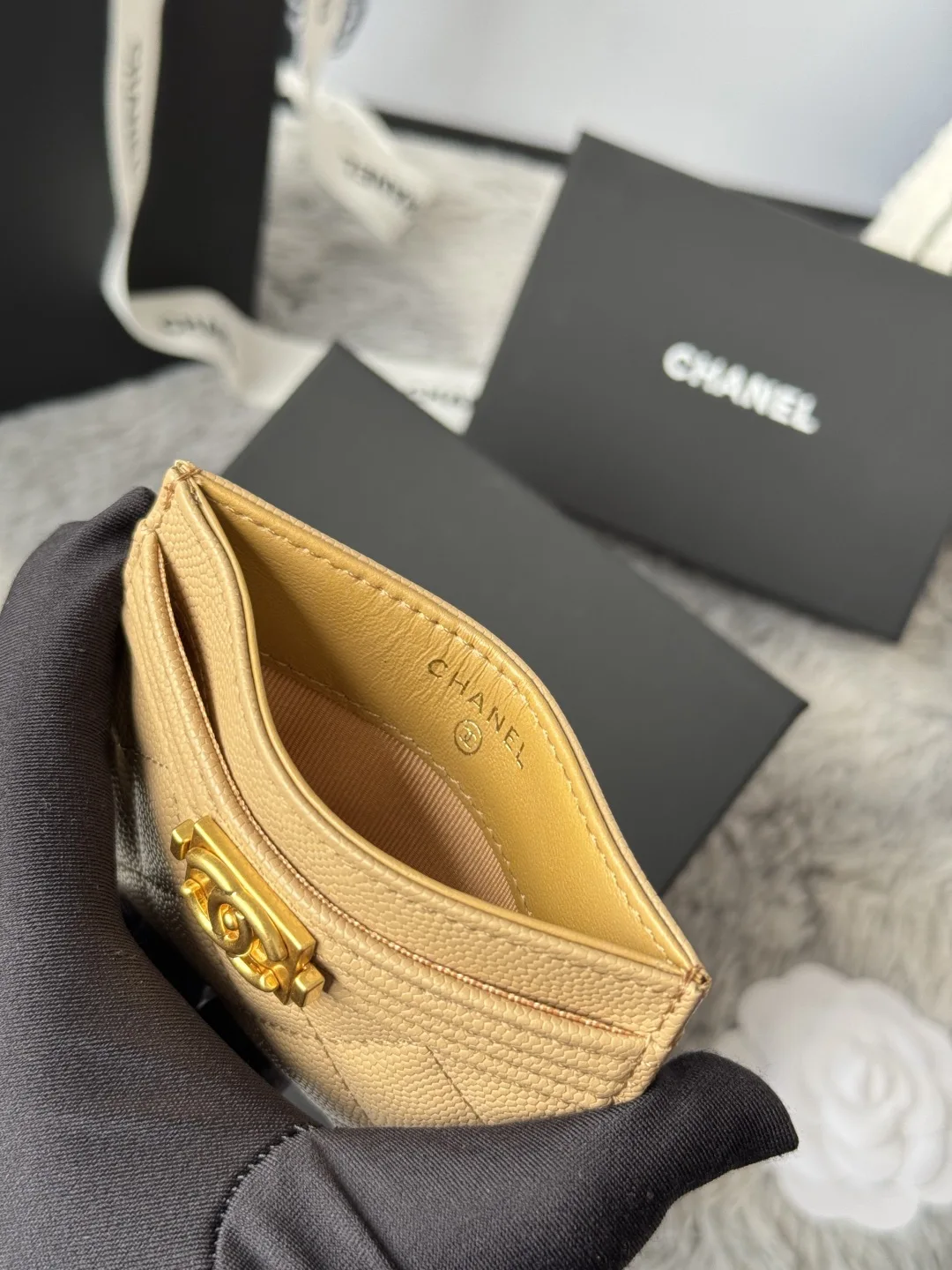 Chanel 84431 New Le Boy Cardholder - Detail view 8