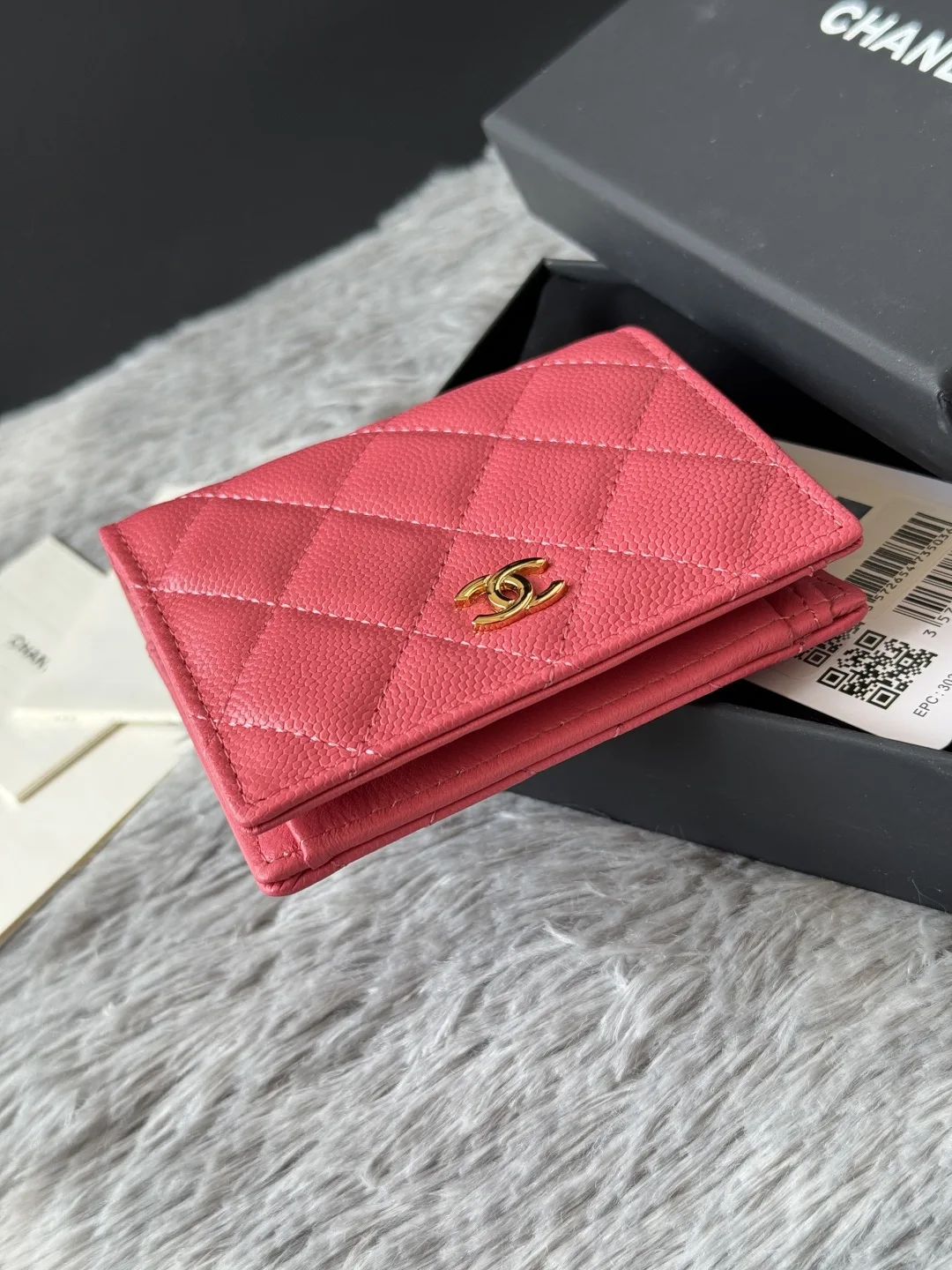 Chanel A84028 Bi-fold Wallet - Detail view 4