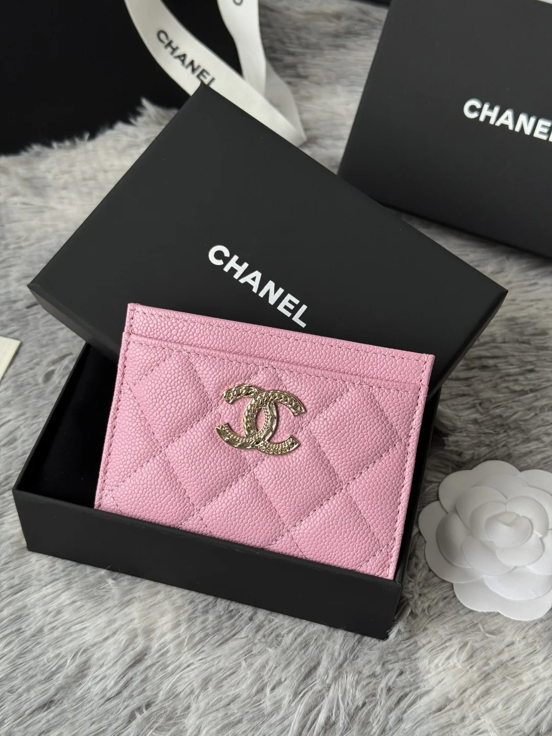 Chanel AP3048 22k Embossed Logo Double C Cardholder - Detail view 2