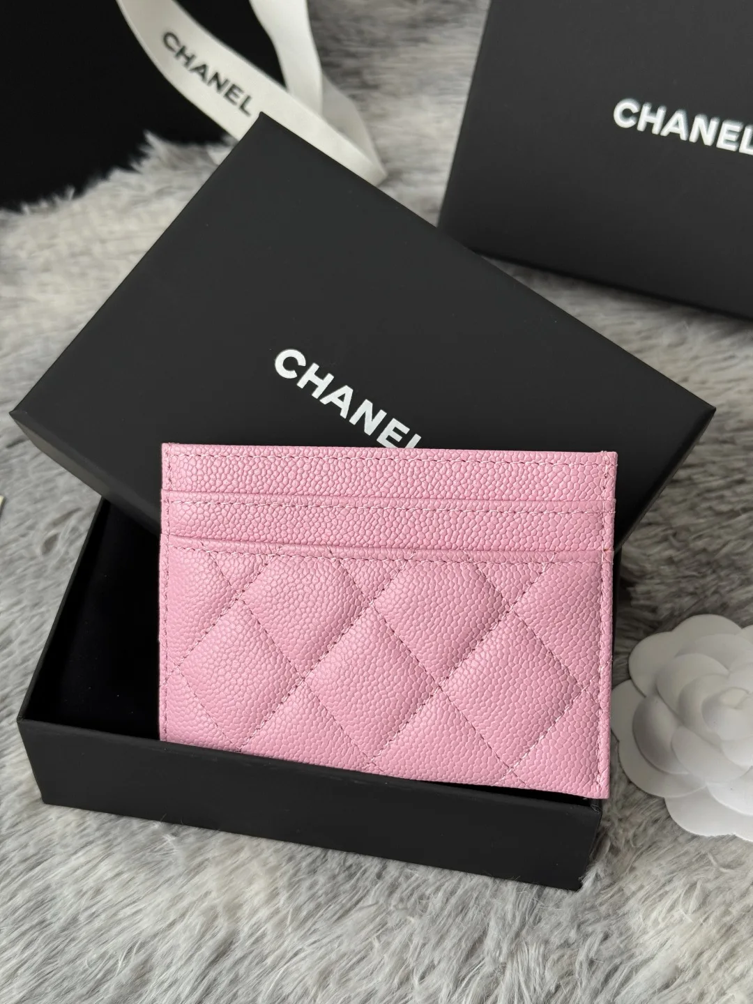 Chanel AP3048 22k Embossed Logo Double C Cardholder - Detail view 3