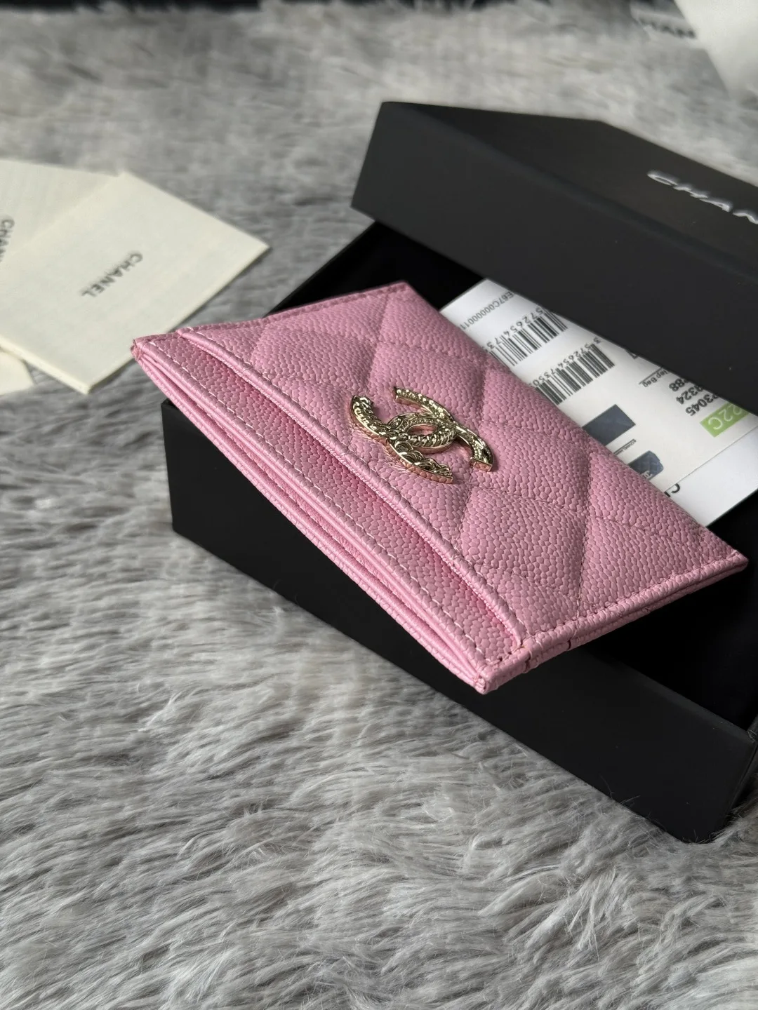 Chanel AP3048 22k Embossed Logo Double C Cardholder - Detail view 5