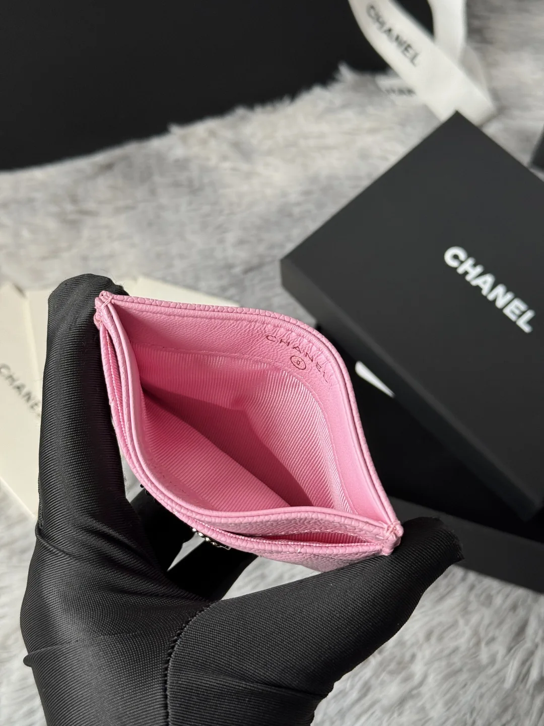 Chanel AP3048 22k Embossed Logo Double C Cardholder - Detail view 7