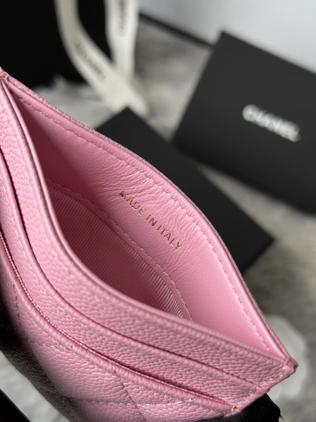 Chanel AP3048 22k Embossed Logo Double C Cardholder - Detail view 9