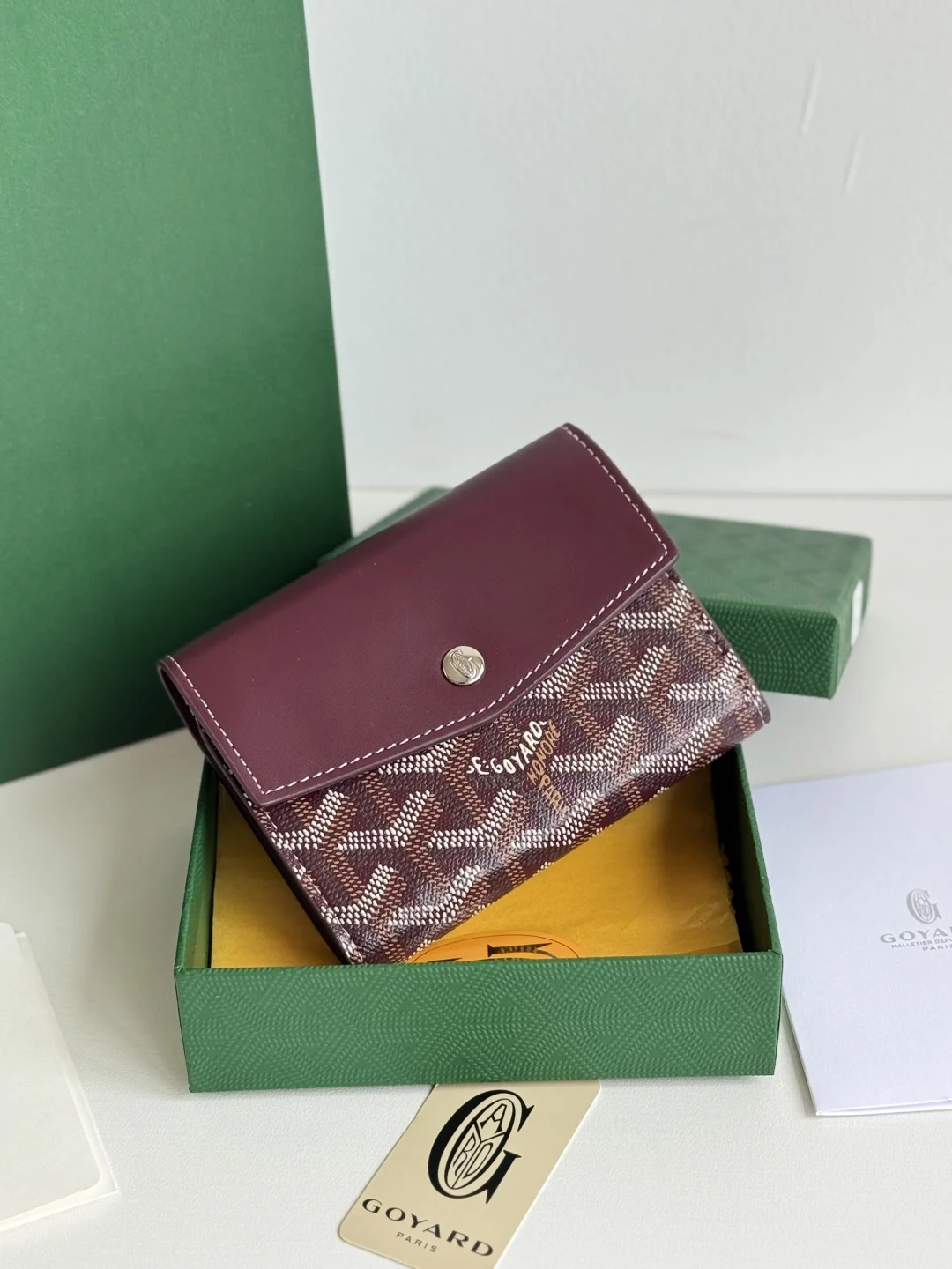 Goyard 3319 Saint-Gabriel Envelope Trifold Wallet - Detail view 12