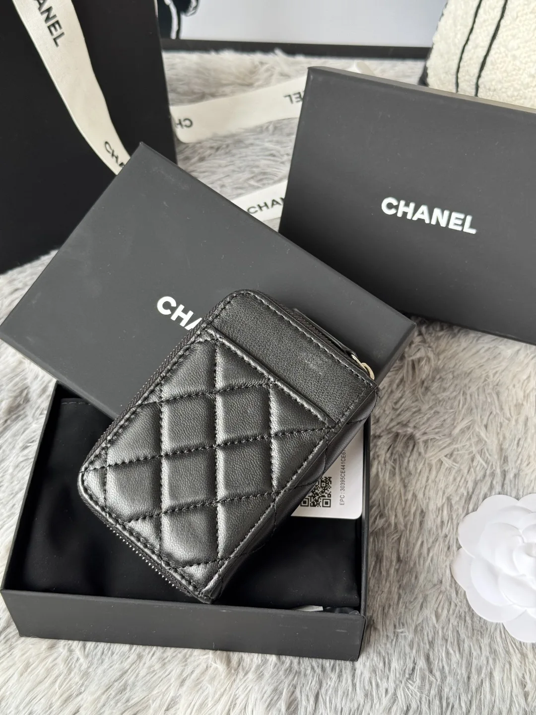 Chanel AP1650 Small Zip Pouch Laka Pouch - Detail view 3