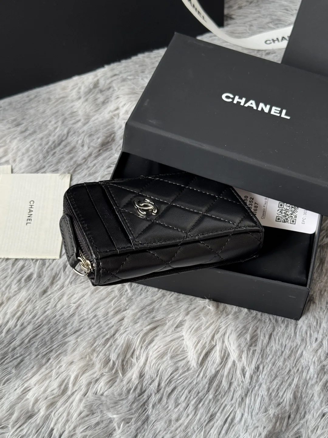Chanel AP1650 Small Zip Pouch Laka Pouch - Detail view 5