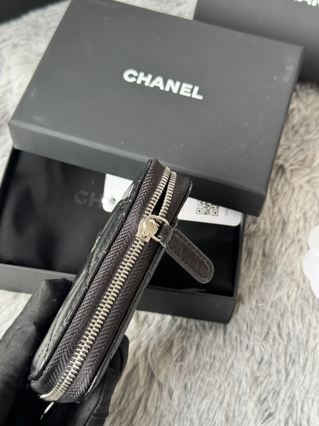 Chanel AP1650 Small Zip Pouch Laka Pouch - Detail view 7