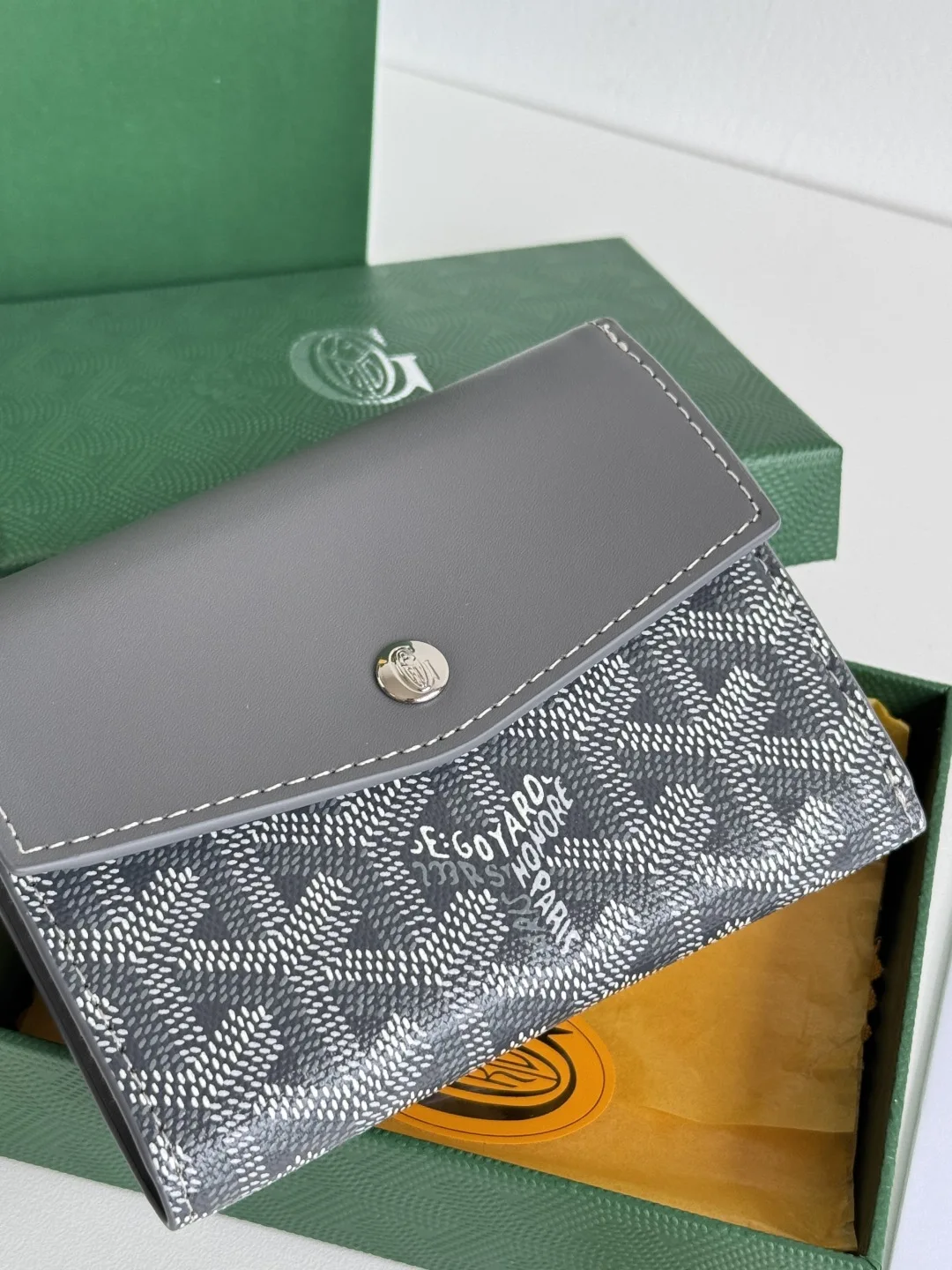 Goyard 3319 Saint-Gabriel Envelope Trifold Wallet - Detail view 6