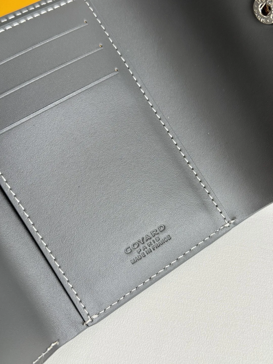 Goyard 3319 Saint-Gabriel Envelope Trifold Wallet - Detail view 8
