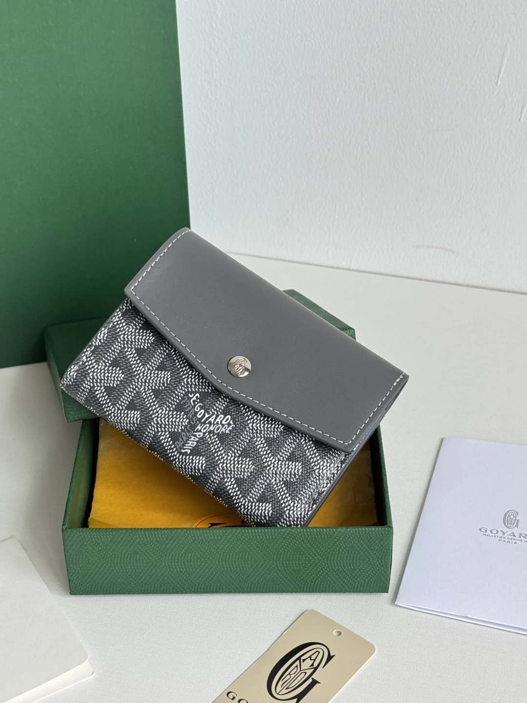 Goyard 3319 Saint-Gabriel Envelope Trifold Wallet - Detail view 12
