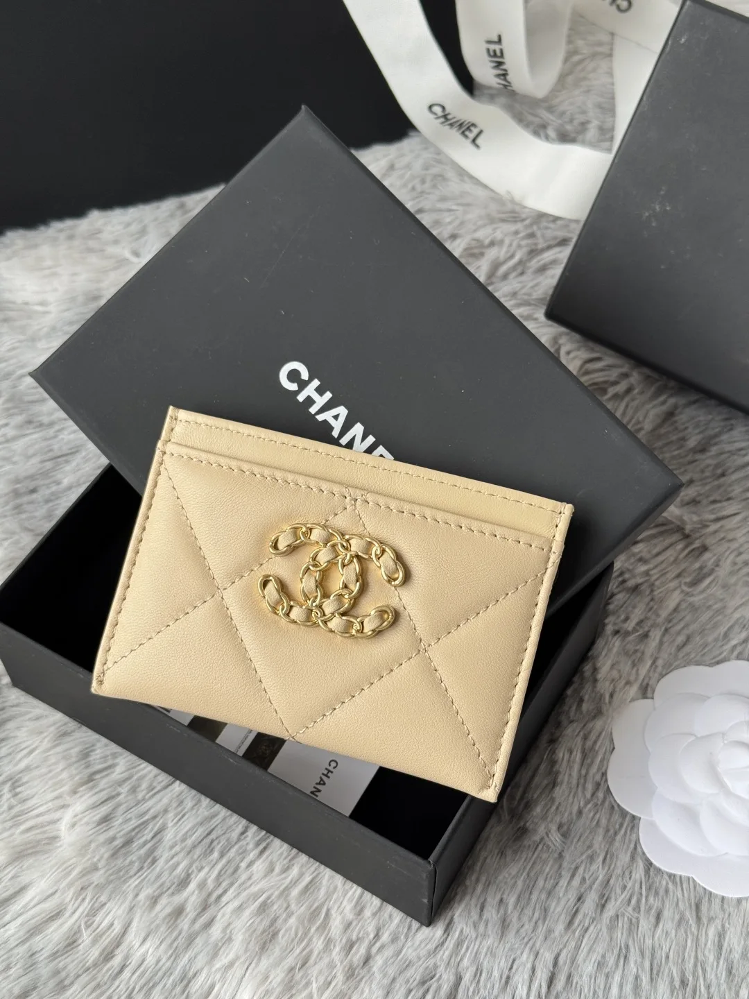 Chanel AP1167 Embroidered Argyle Cardholder - Detail view 2
