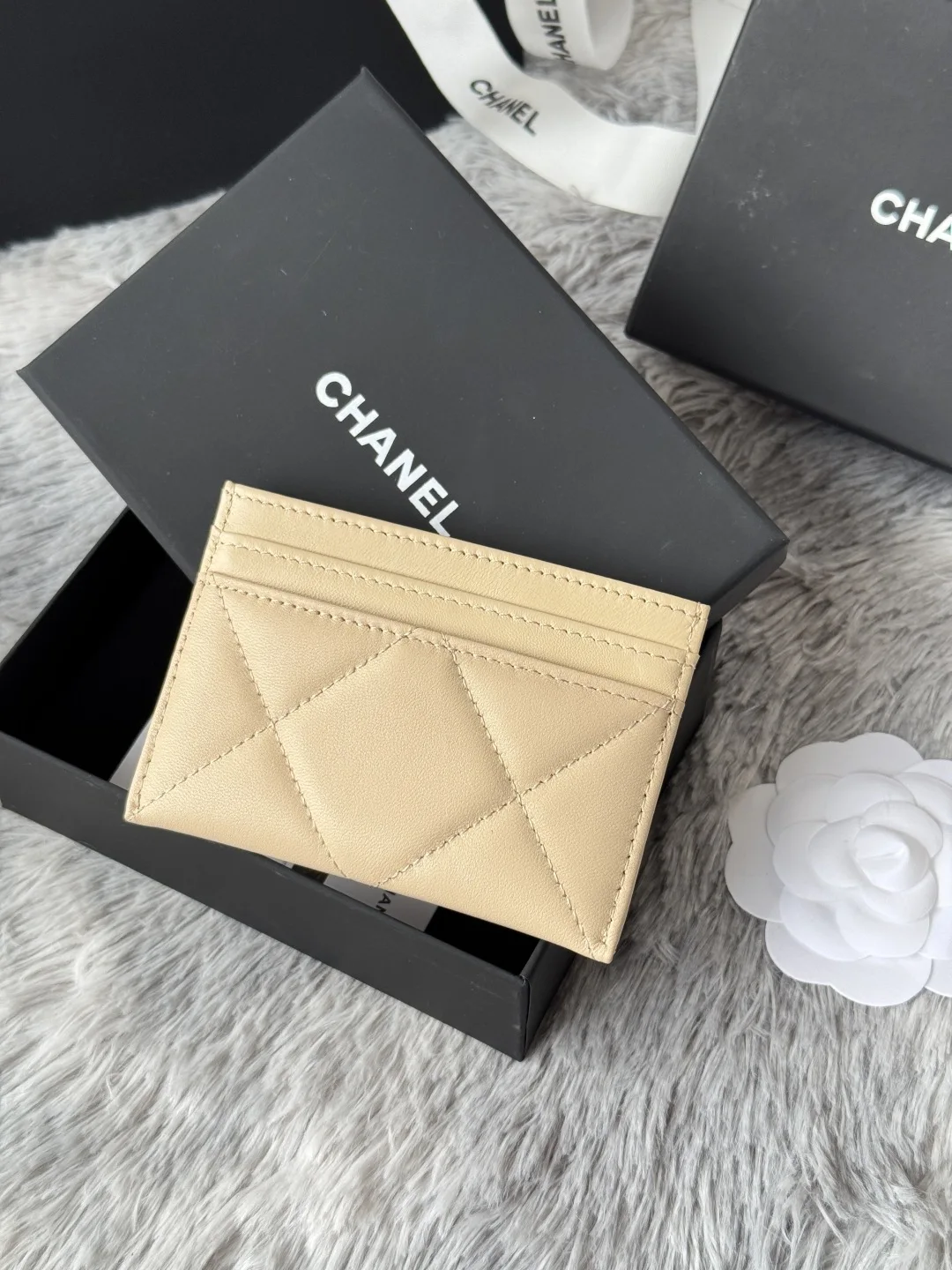 Chanel AP1167 Embroidered Argyle Cardholder - Detail view 3