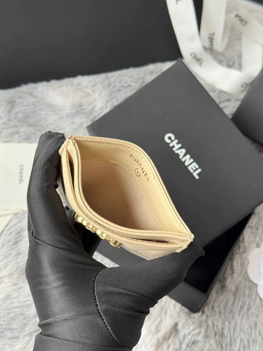Chanel AP1167 Embroidered Argyle Cardholder - Detail view 7