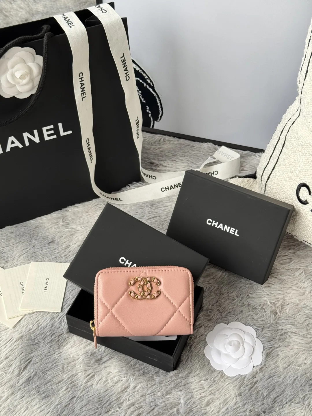 Chanel AP0949 Diamond Quilted Small Zip Coin Purse - Detail view 1