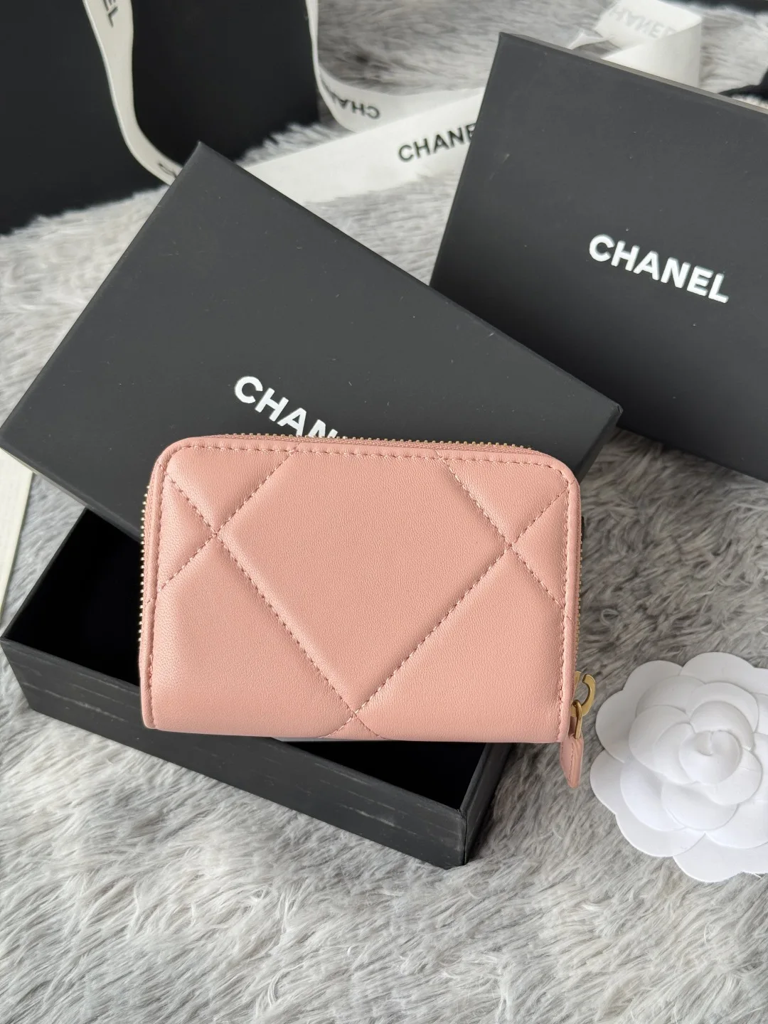 Chanel AP0949 Diamond Quilted Small Zip Coin Purse - Detail view 4
