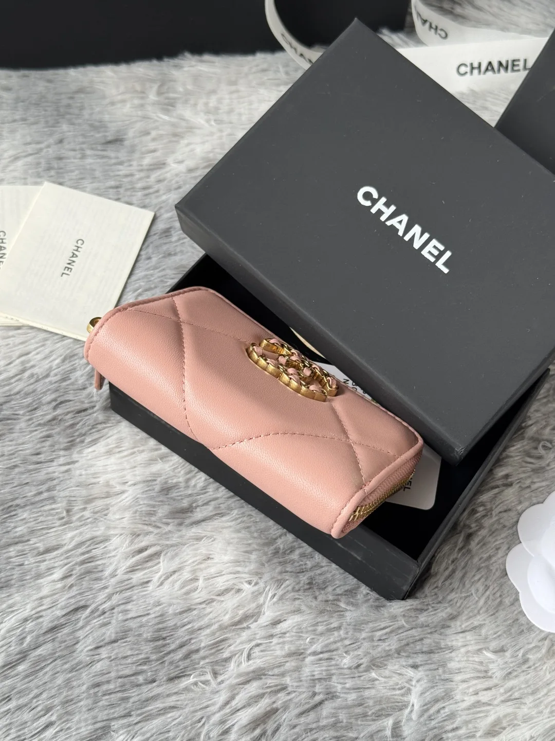 Chanel AP0949 Diamond Quilted Small Zip Coin Purse - Detail view 6