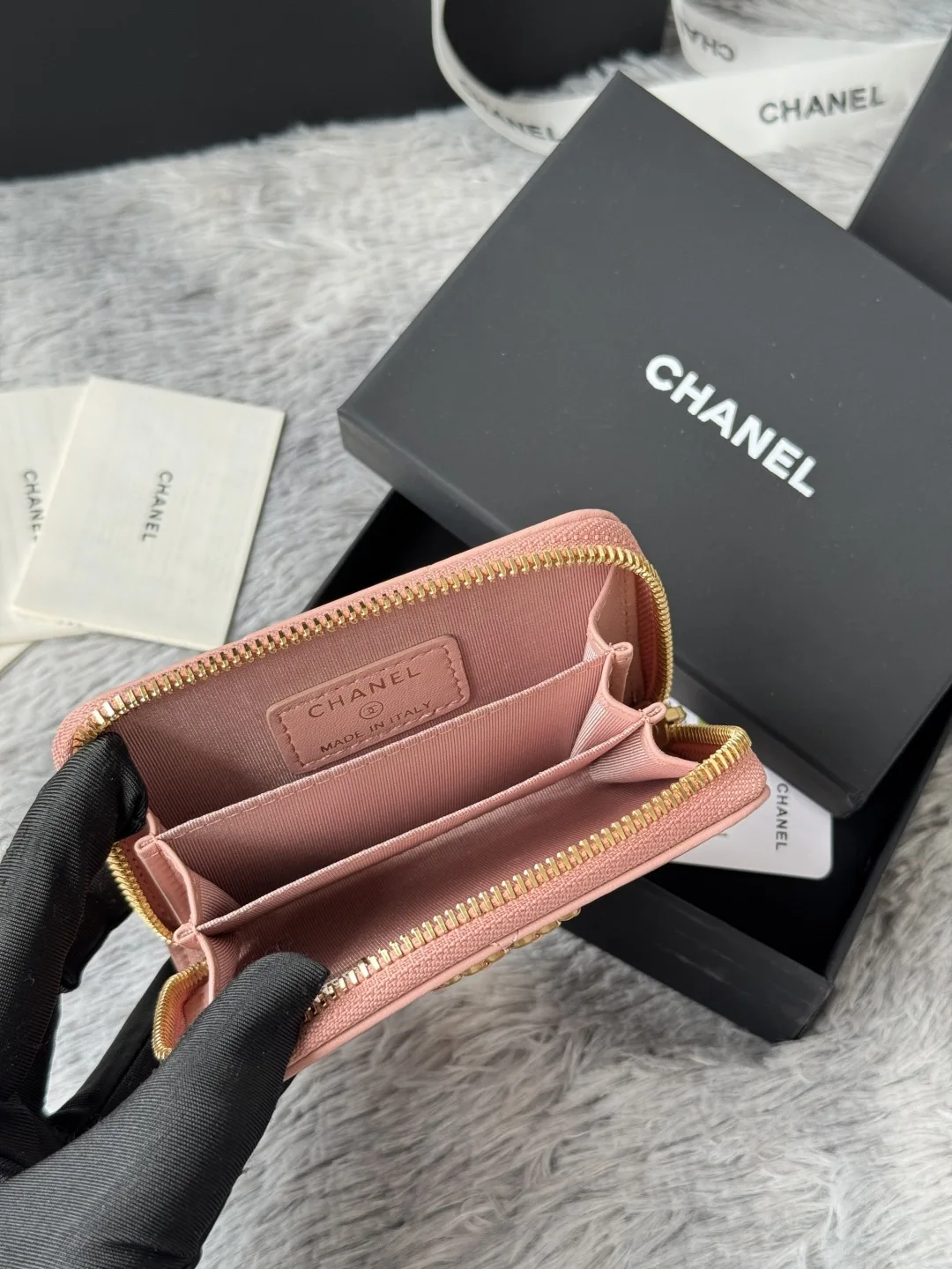 Chanel AP0949 Diamond Quilted Small Zip Coin Purse - Detail view 8