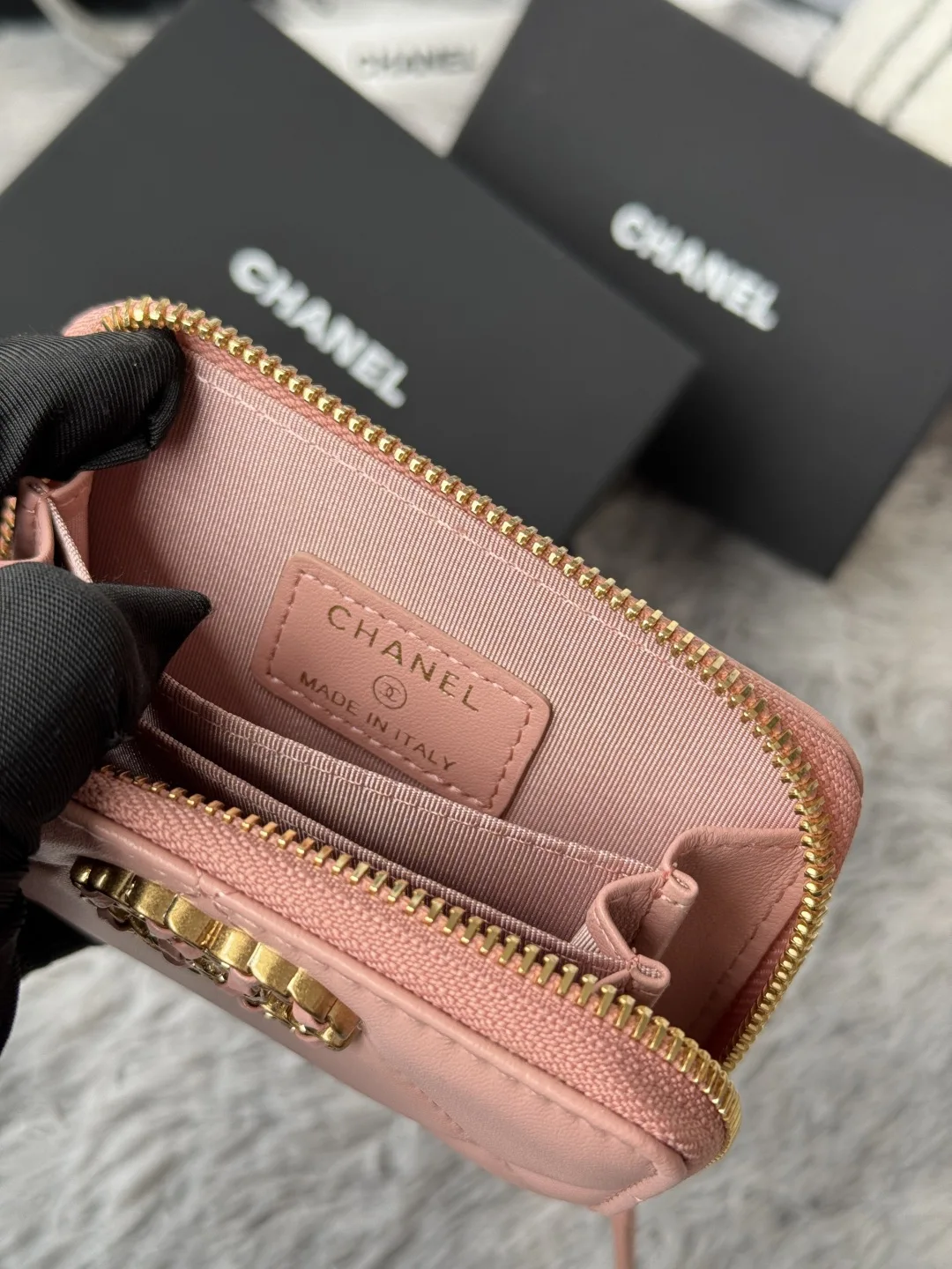 Chanel AP0949 Diamond Quilted Small Zip Coin Purse - Detail view 9