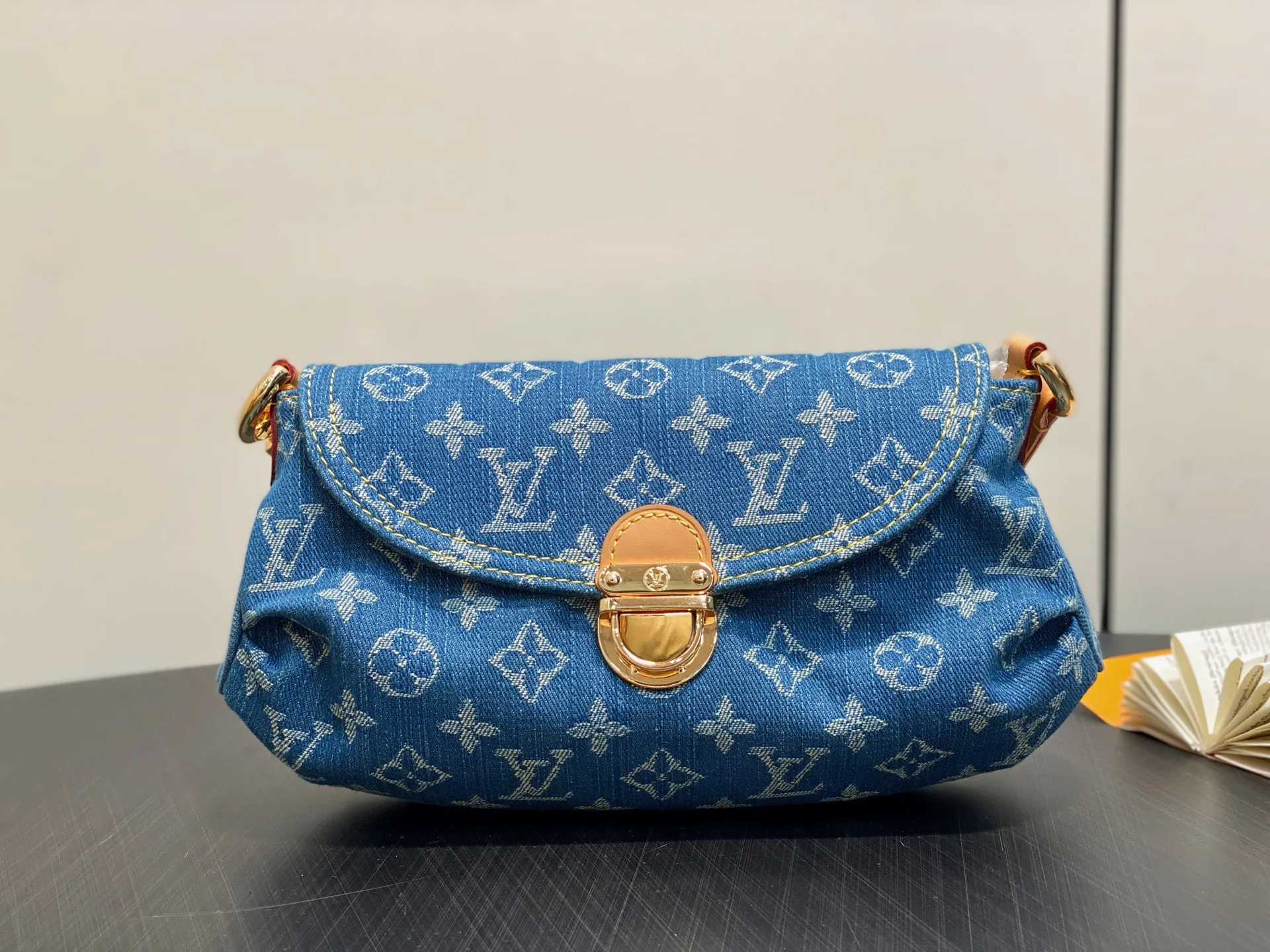 LVM95050蓝色 丹宁牛仔腋下包 Vintage 牛仔挎包 中古绝版牛仔手包