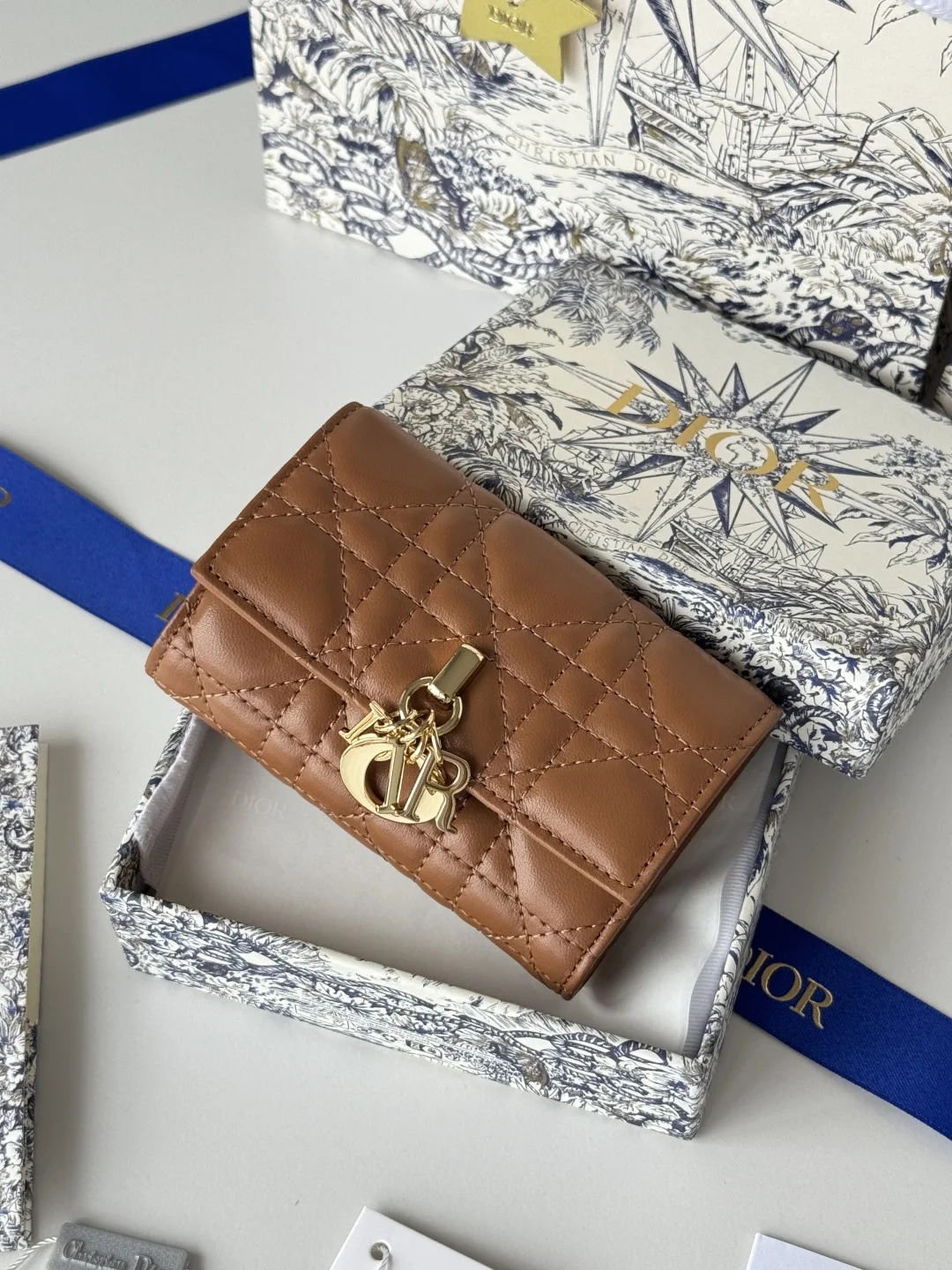 Dior S0966ONMJ_M413 My Dior Glycine Wallet - Detail view 2