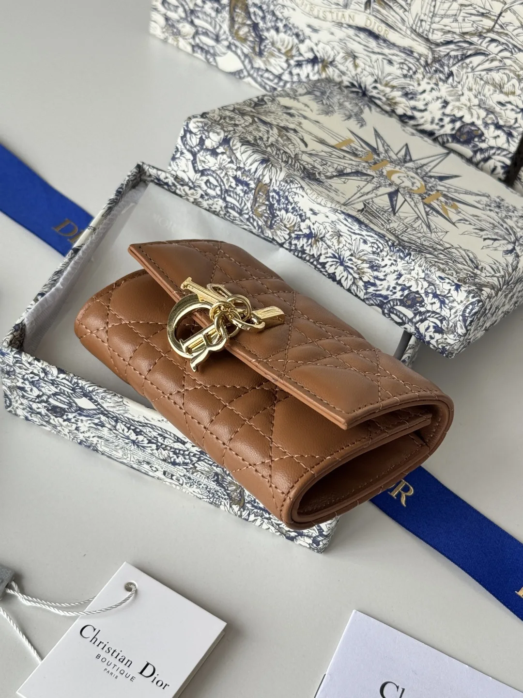 Dior S0966ONMJ_M413 My Dior Glycine Wallet - Detail view 4