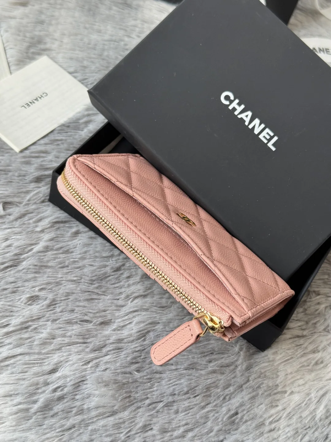 Chanel A3179 2024 7-shaped single pull card holder - Detail view 4
