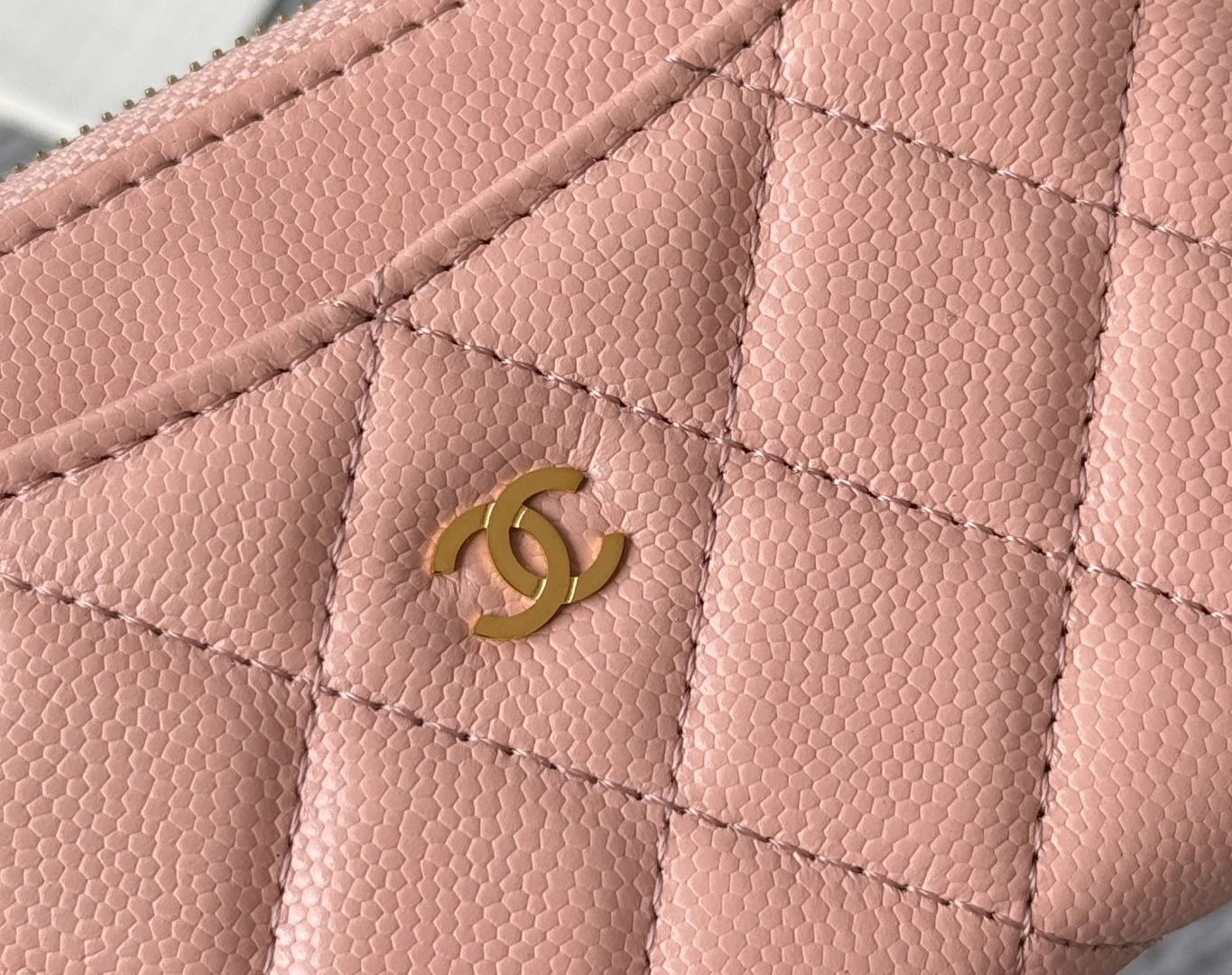 Chanel A3179 2024 7-shaped single pull card holder - Detail view 6