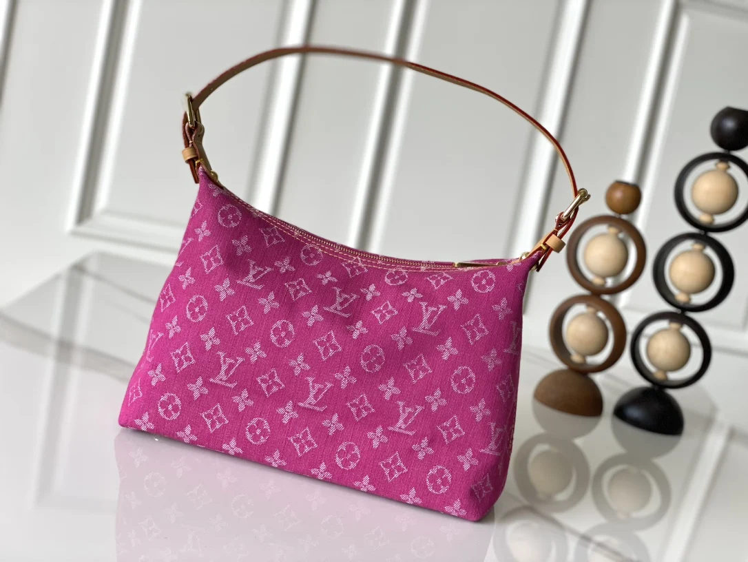 Louis Vuitton M95212 Vintage Denim Sling Bag - Detail view 3