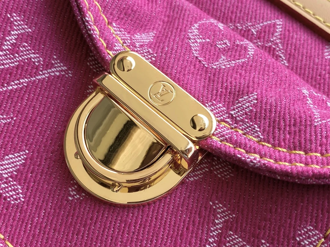Louis Vuitton M95212 Vintage Denim Sling Bag - Detail view 6