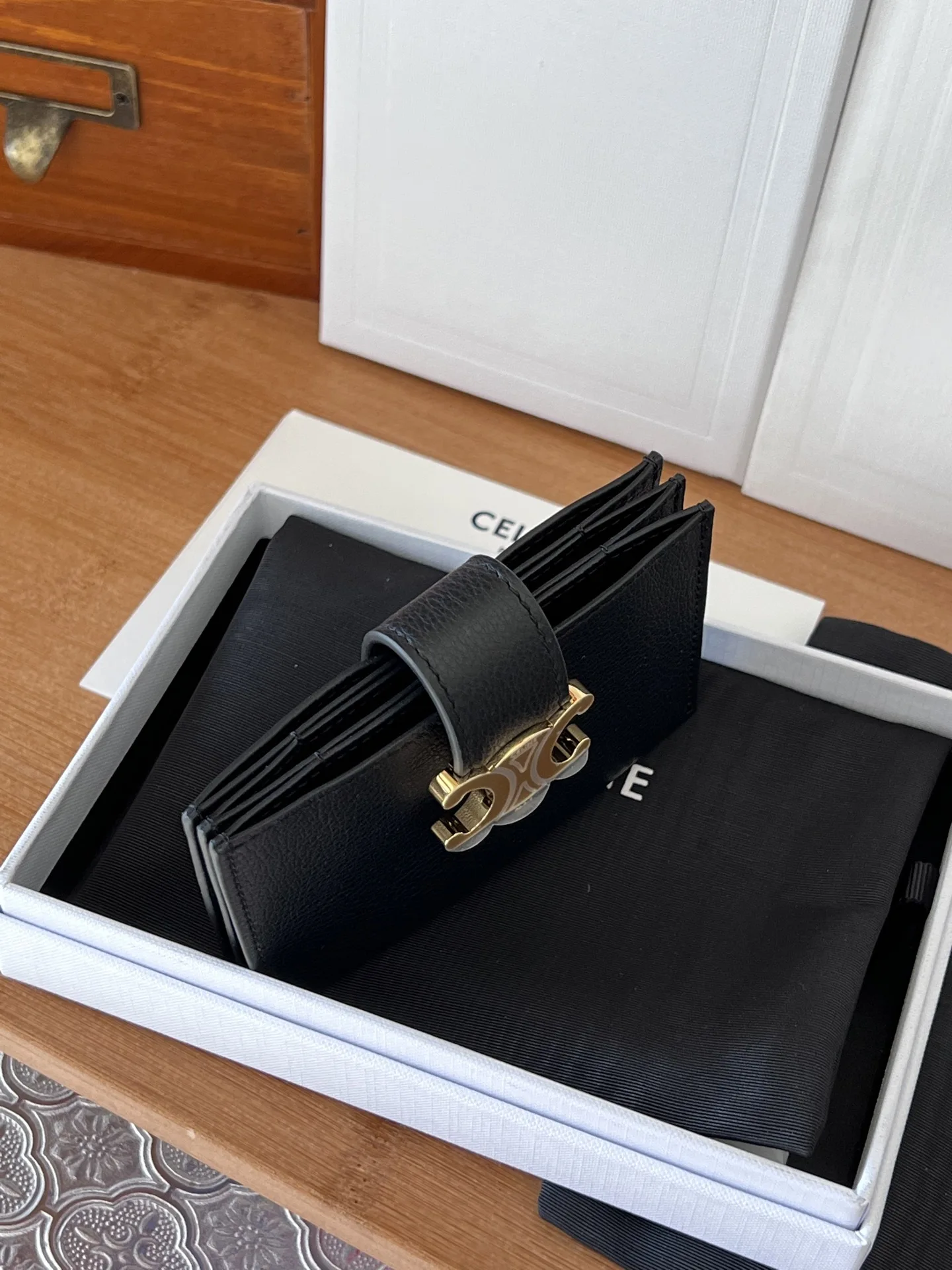 Celine 10N843 ACCORDEON Cardholder Wallet - Detail view 2