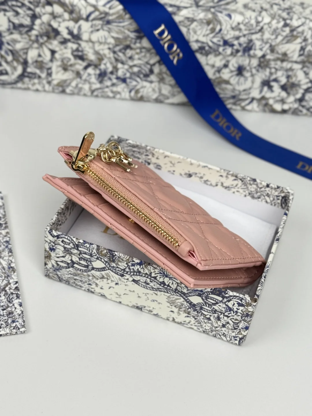 Dior S6037UBHZ_M928 Caro Dahlia Lambskin Card Holder Wallet - Detail view 3
