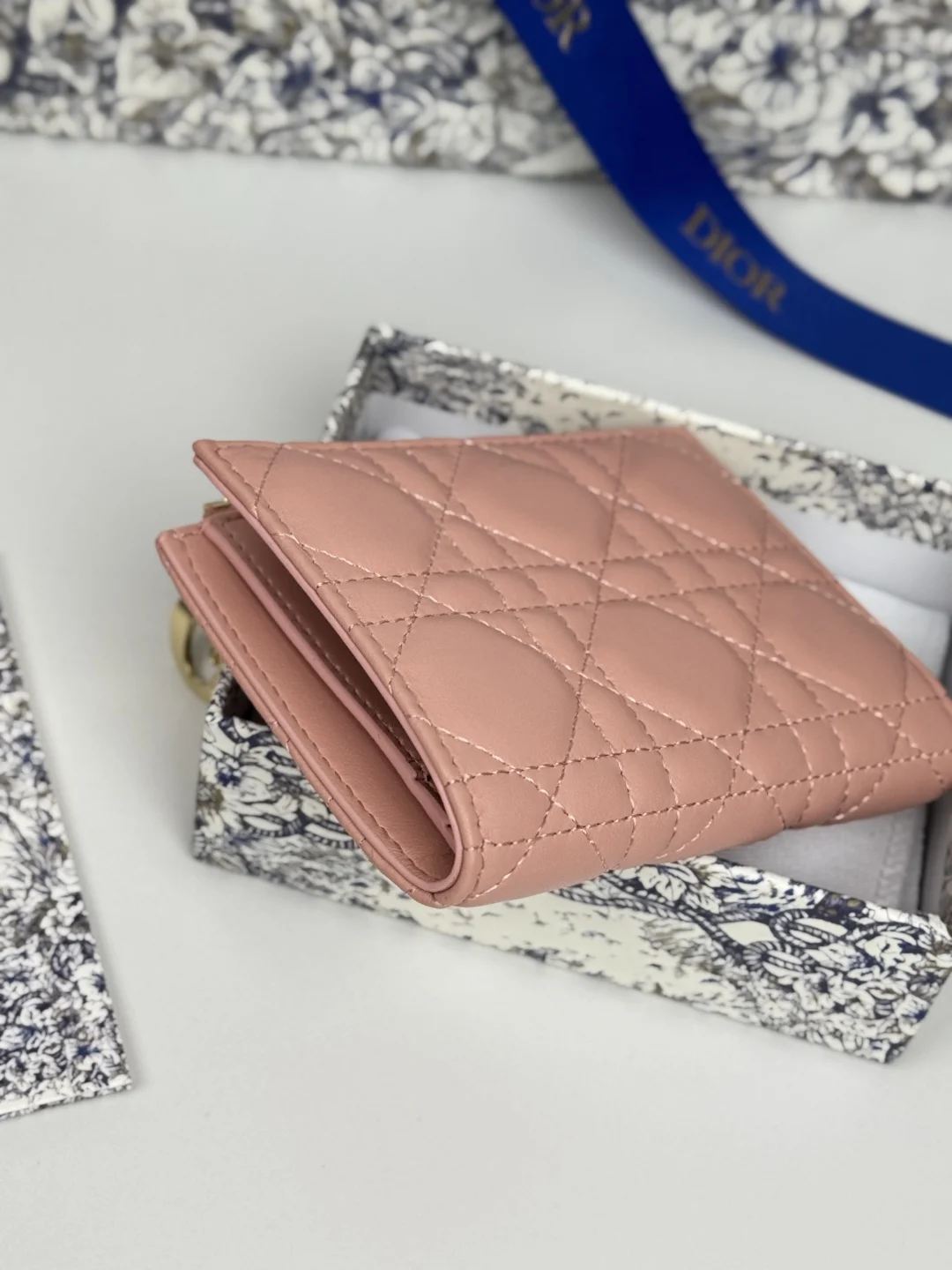 Dior S6037UBHZ_M928 Caro Dahlia Lambskin Card Holder Wallet - Detail view 4