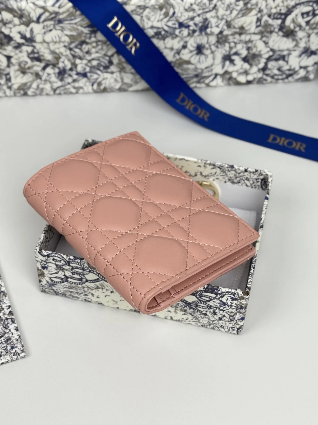 Dior S6037UBHZ_M928 Caro Dahlia Lambskin Card Holder Wallet - Detail view 5