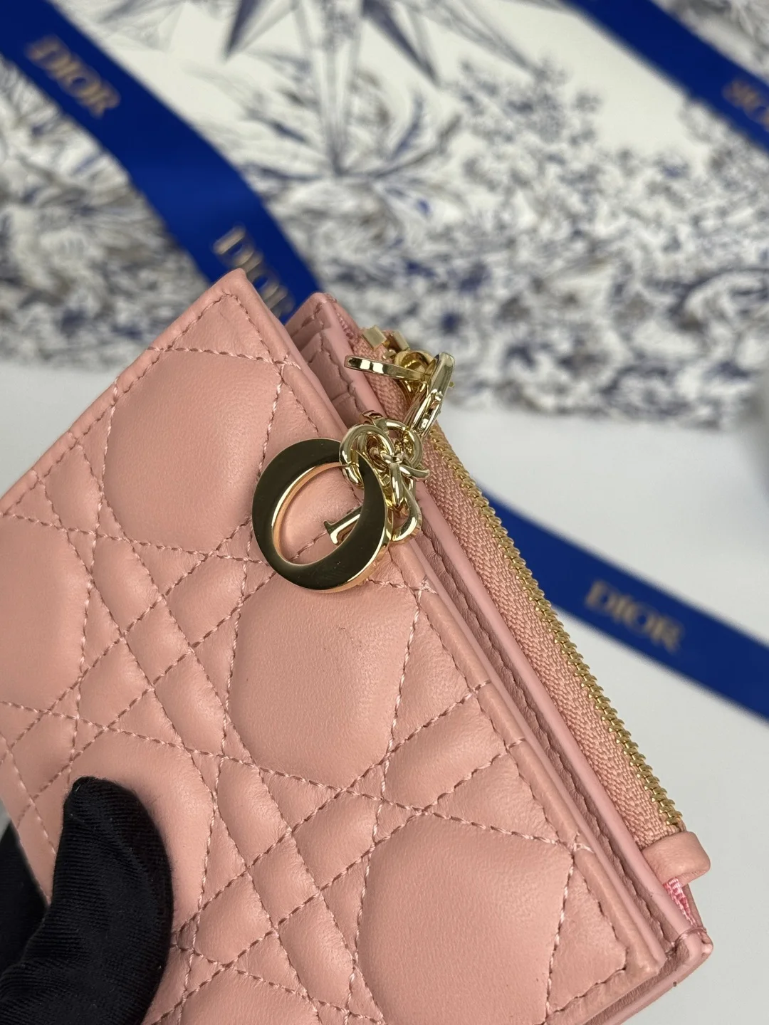 Dior S6037UBHZ_M928 Caro Dahlia Lambskin Card Holder Wallet - Detail view 6