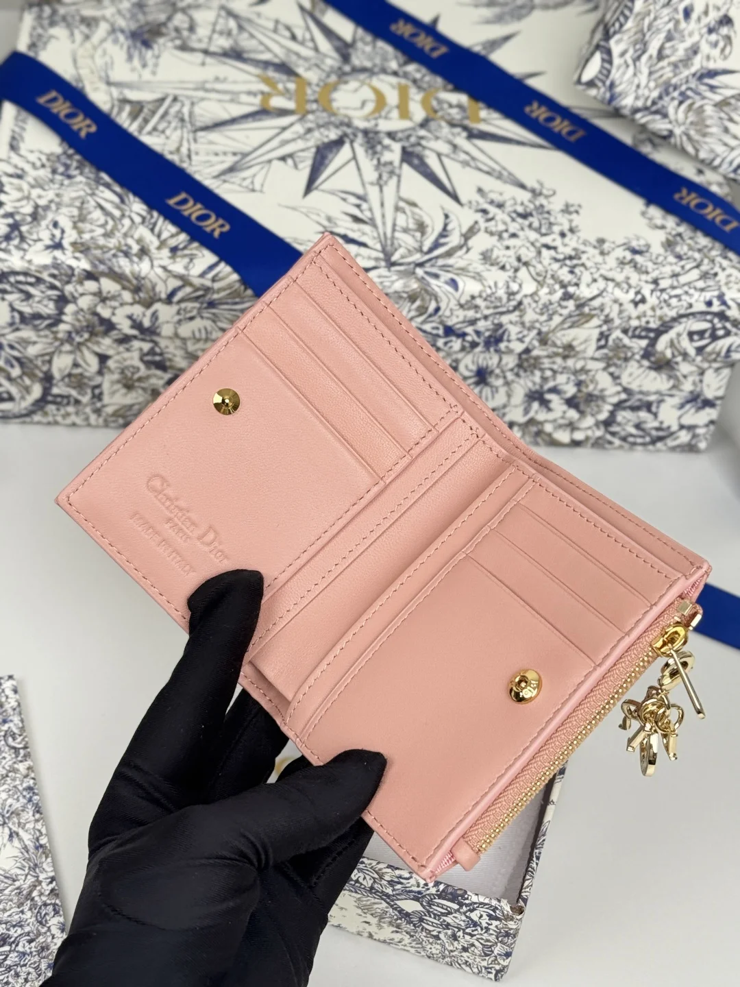 Dior S6037UBHZ_M928 Caro Dahlia Lambskin Card Holder Wallet - Detail view 7