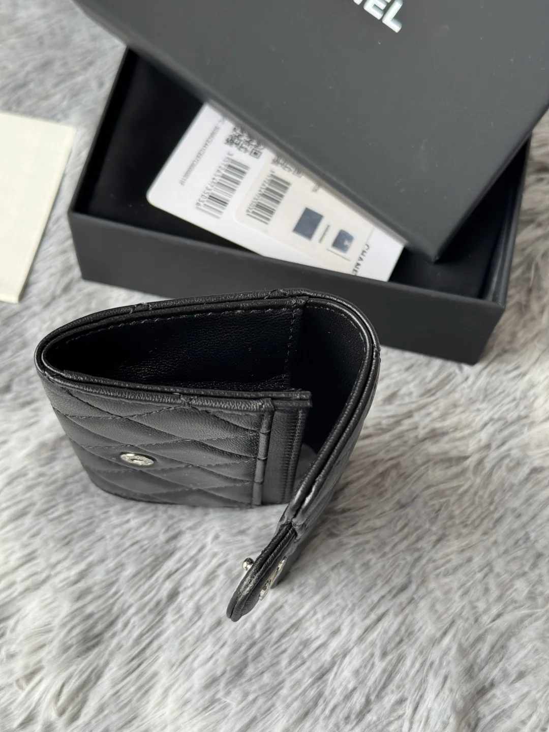 Chanel AP80799 Sheepskin Caviar Small Ball Pattern CF Card Holder - Detail view 9