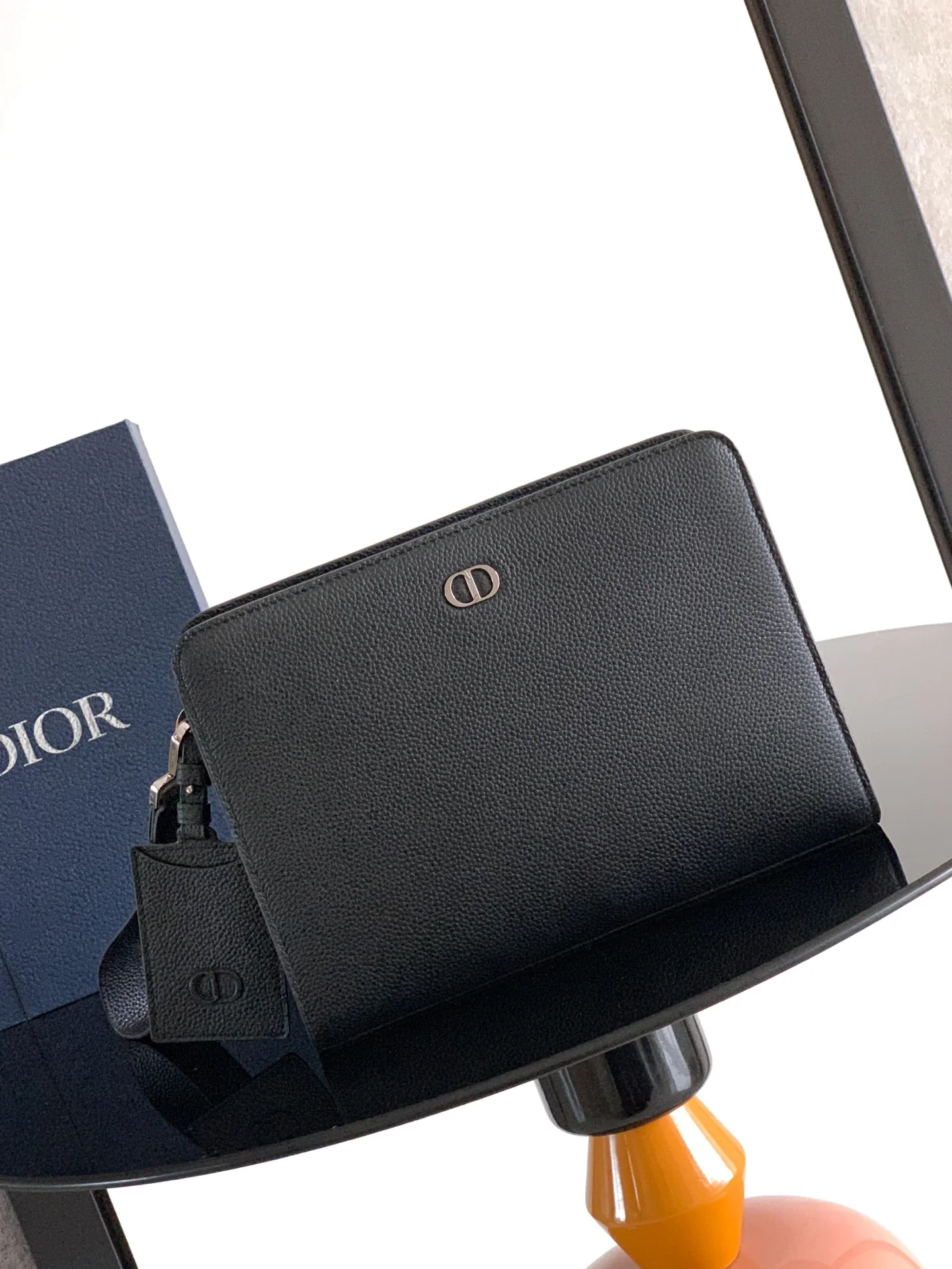 Dior CD Icon A5 Triangle Pouch, New from the Winter 2025 Men s Collection - Detail view 1